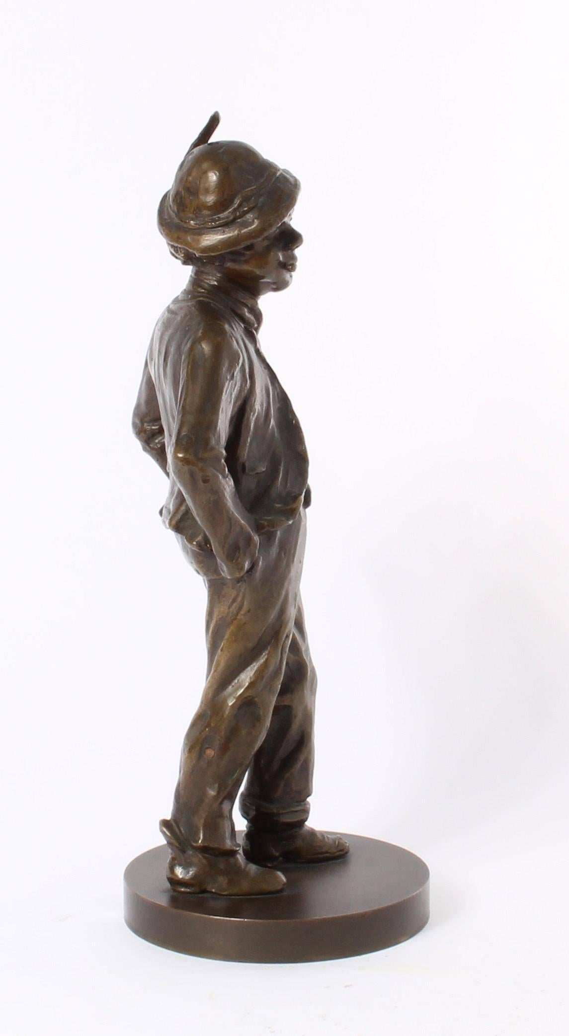 Romantic 'Walking peasant', Lost Wax Patinated Bronze Sculpture, circa 1900 For Sale