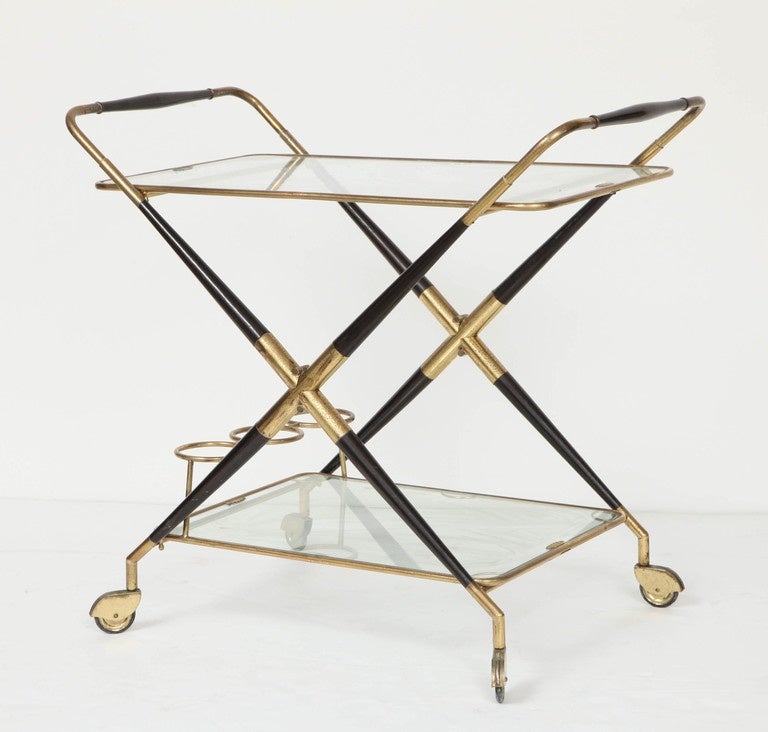 upper and lower tray can be switched from top to bottom position
patinated brass