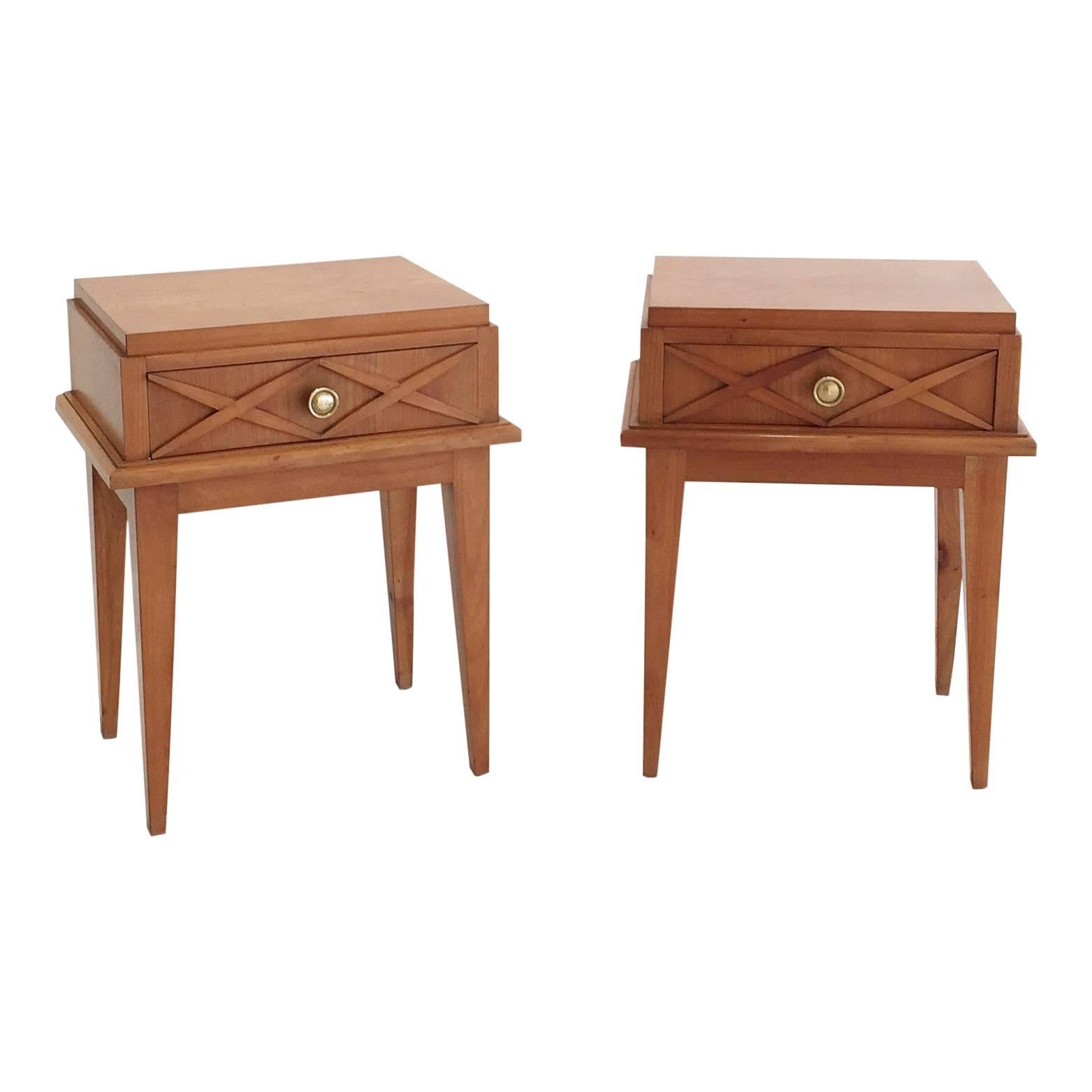 One-drawer pair of croisillon nightstands, in the style of Arbus, Maison Gouffe.
Good overall vintage condition; minor surface scratches.
Inside compartments covered with decorative vinyl that should be removed
brass handles.