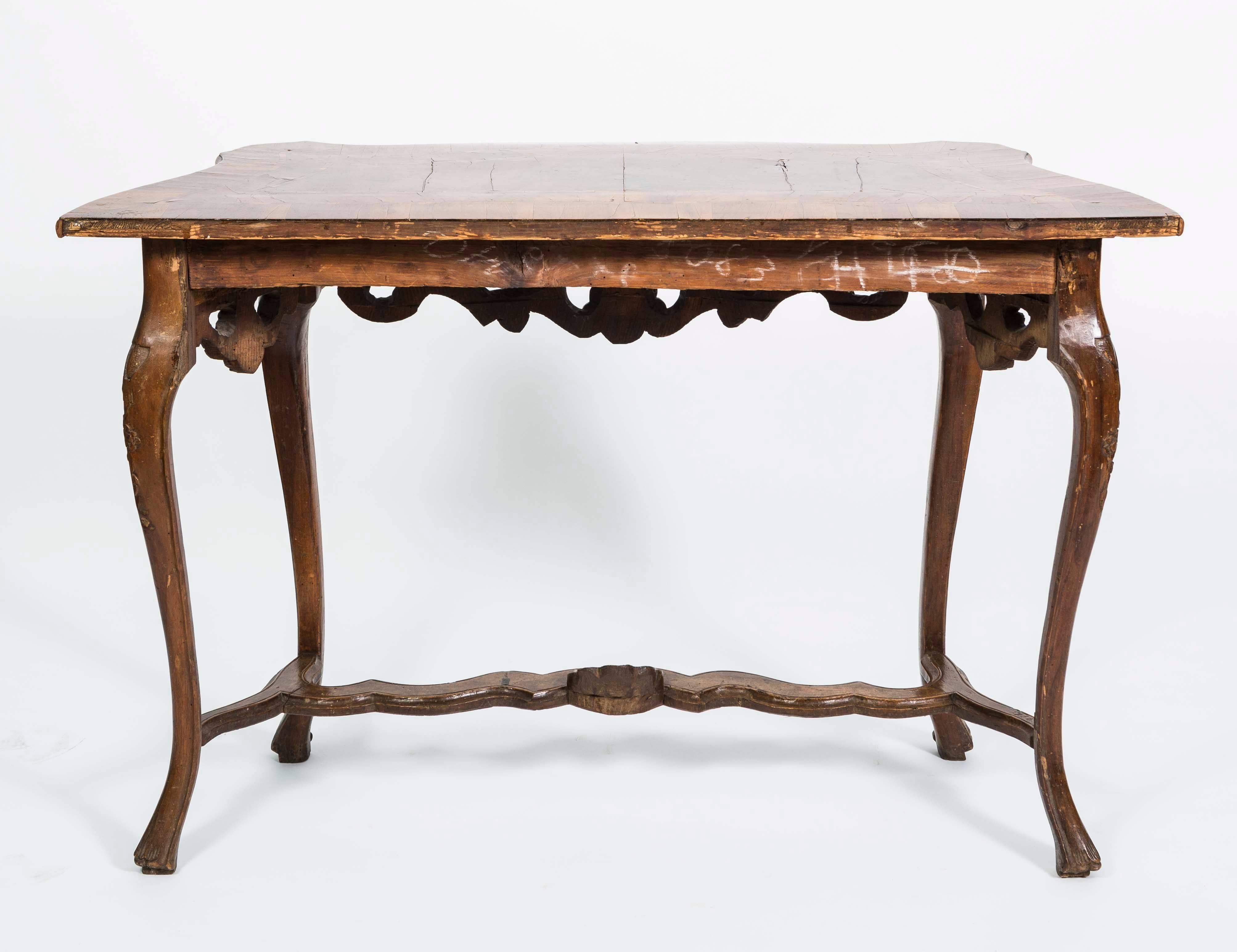 18th Century Italian Walnut Console Table In Good Condition For Sale In Nashville, TN