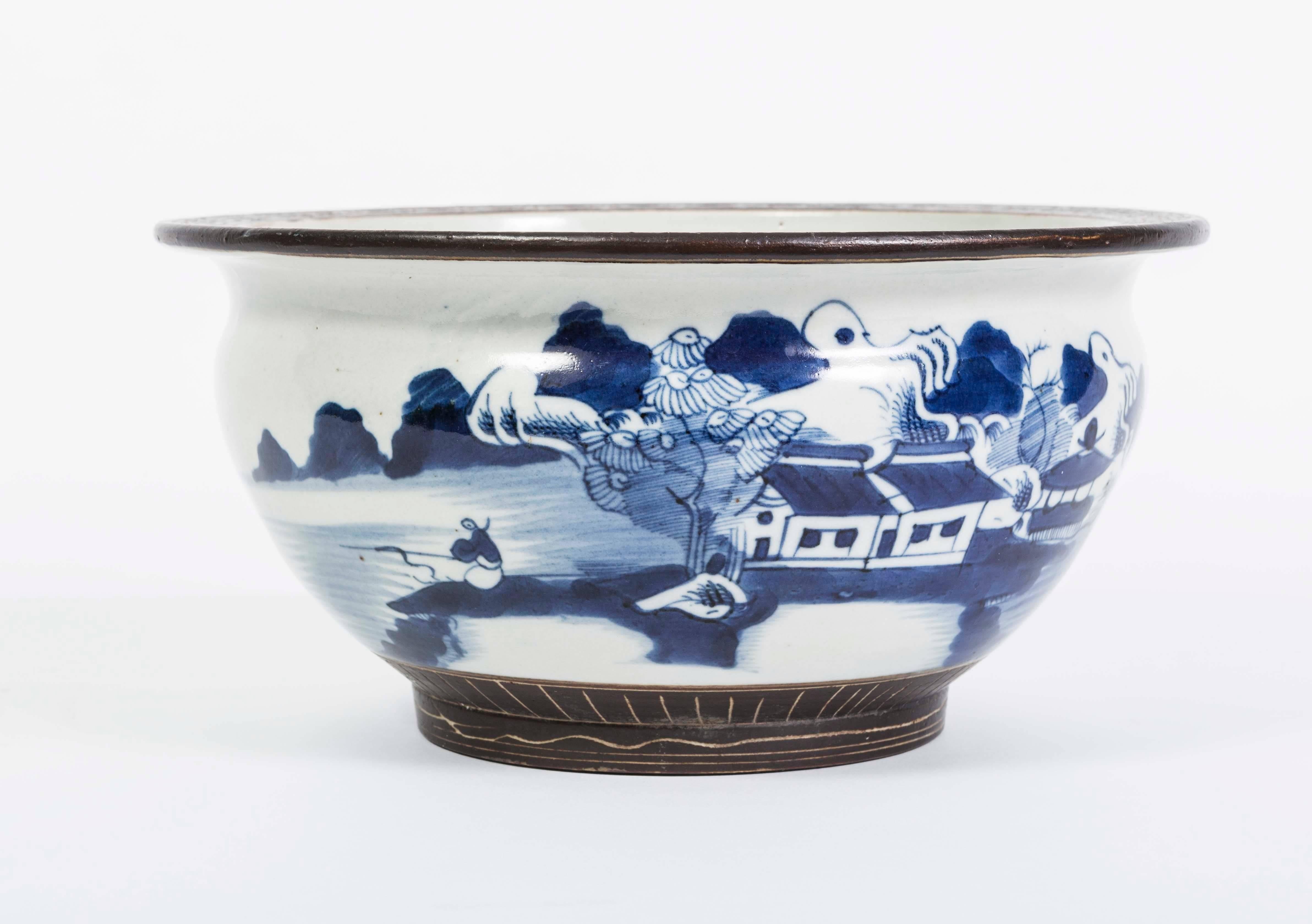 Blue and white Chinese bowl perfect for a floral arrangement, 19th century.