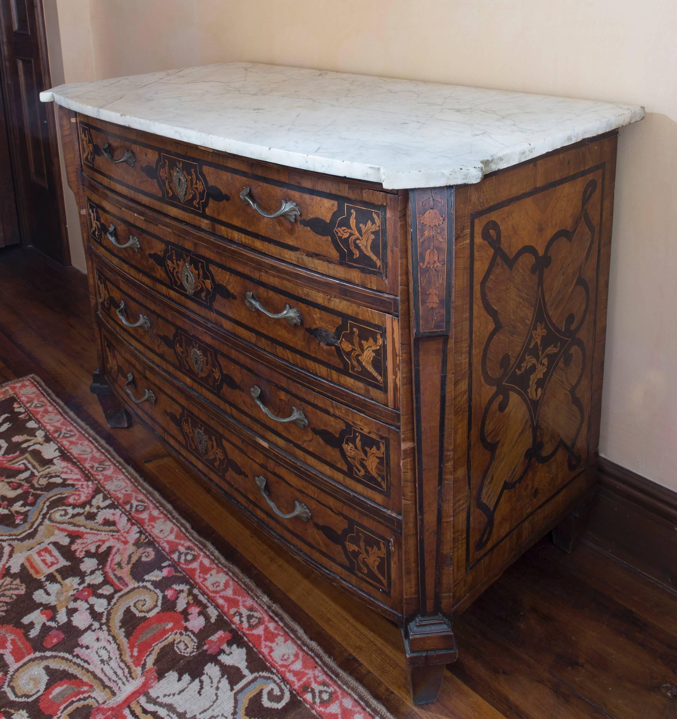 18th Century Italian Walnut Veneered Commode with White Marble Top In Fair Condition For Sale In Nashville, TN