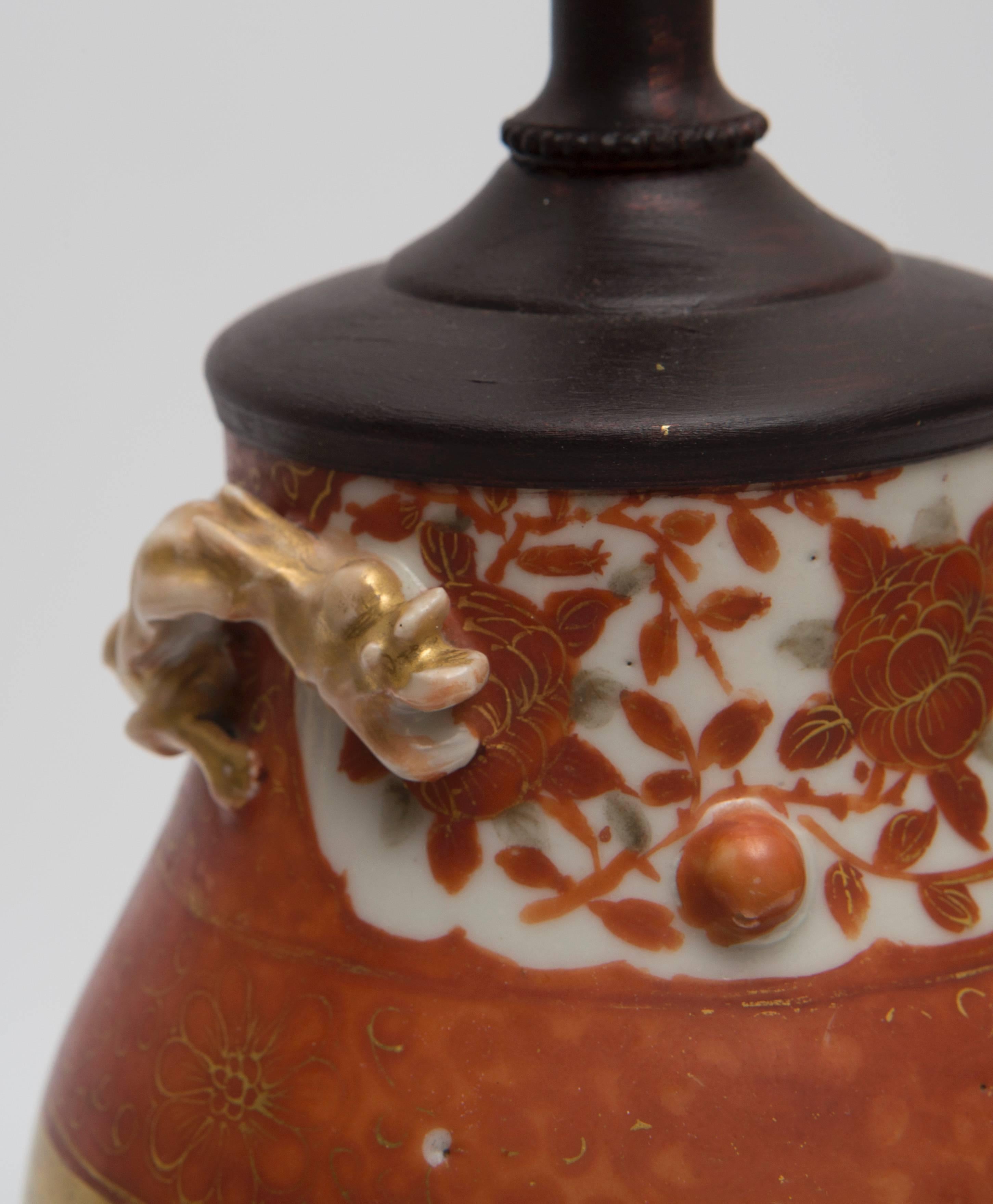 19th Century Canton Porcelain Lamp on Rosewood Base In Good Condition For Sale In Nashville, TN