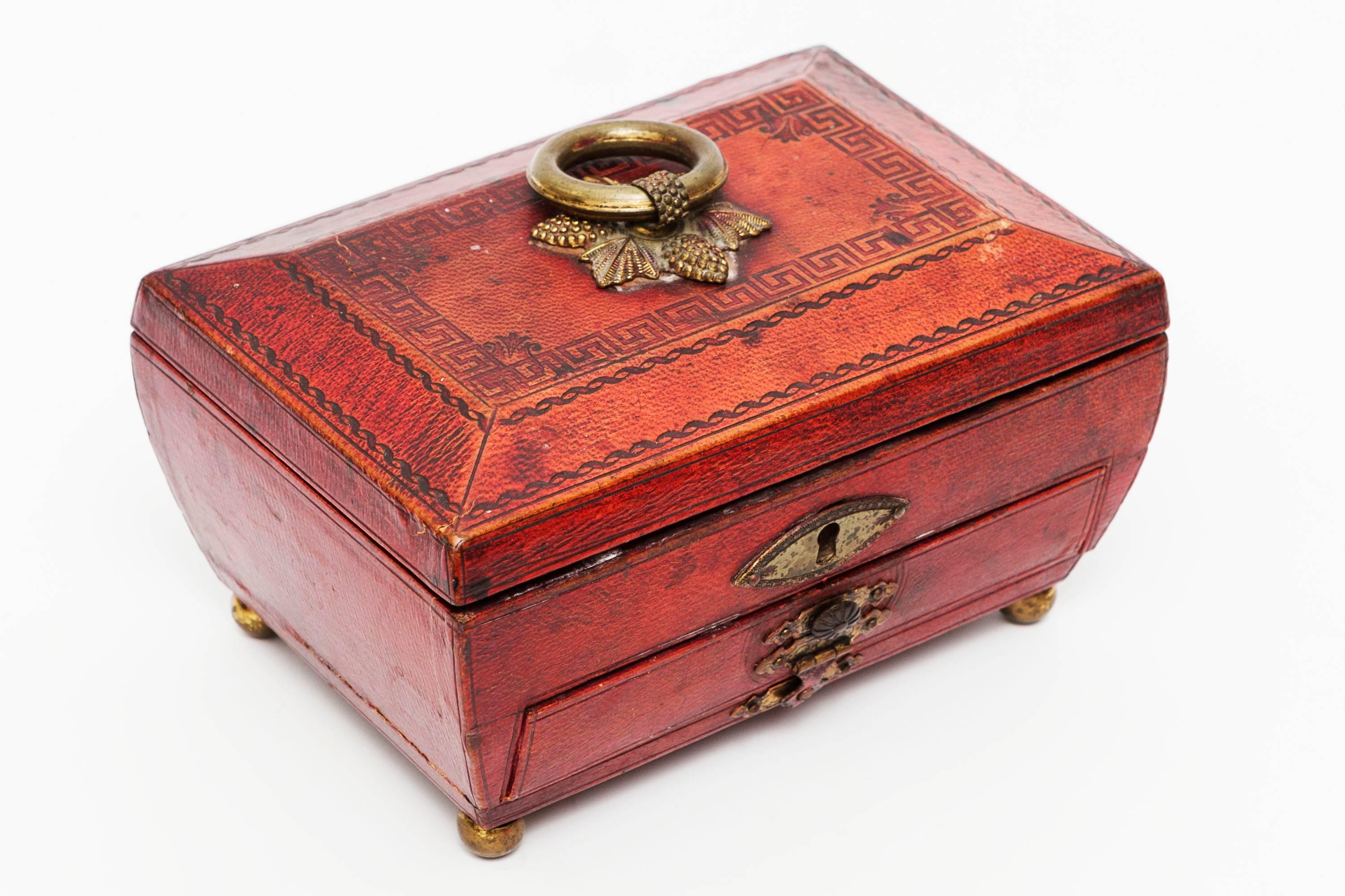 19th Century Georgian Moroccan Red Leather Box For Sale 4