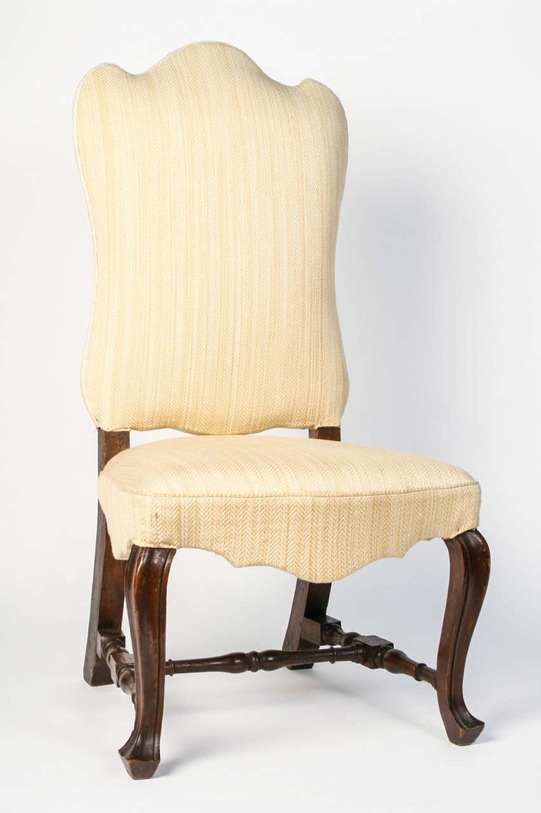 19th Century Pair of Walnut Italian Side Chairs with Shaped Back In Good Condition For Sale In Nashville, TN