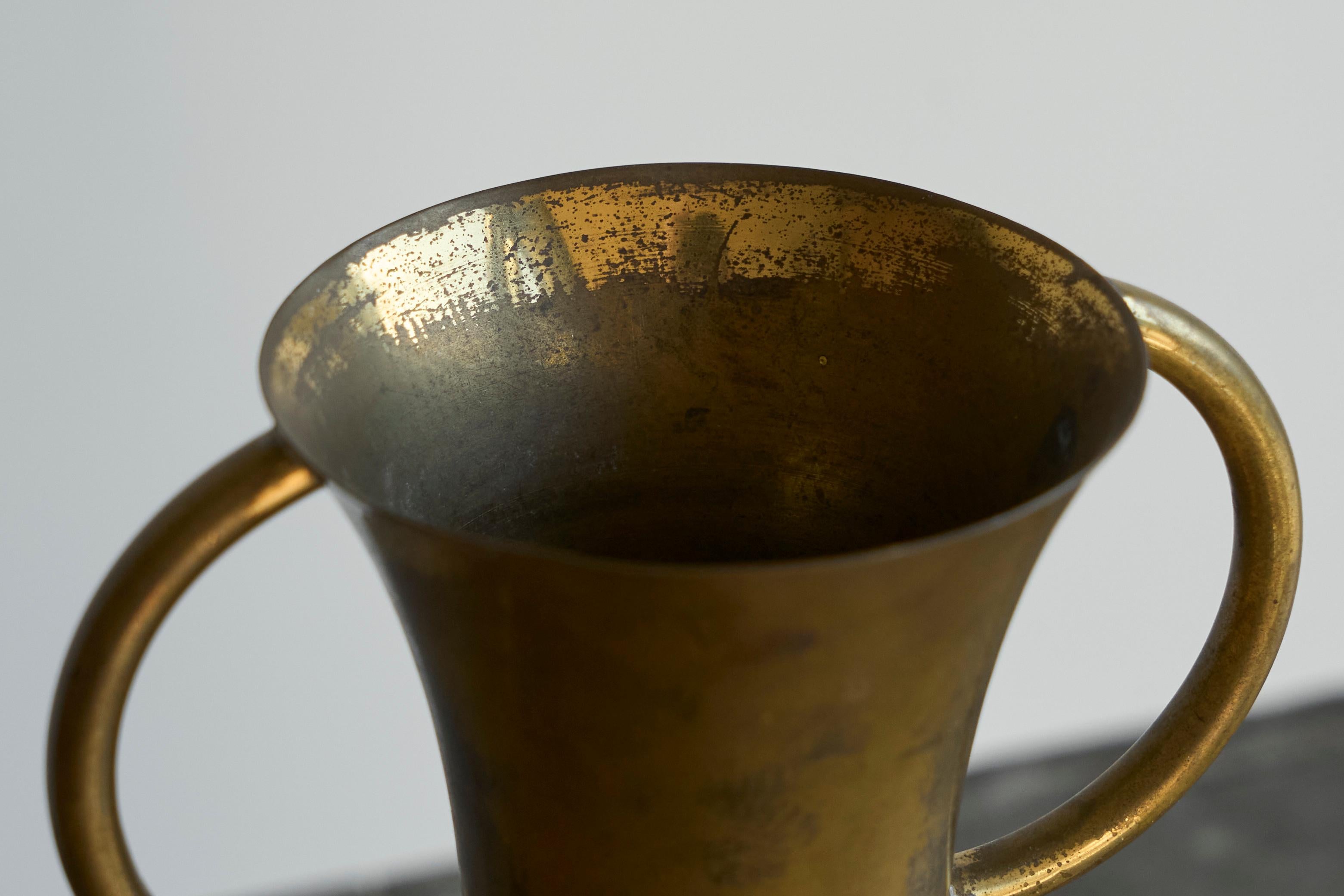 Art Deco Vase in Two Tone Brass In Good Condition For Sale In Meer, VAN