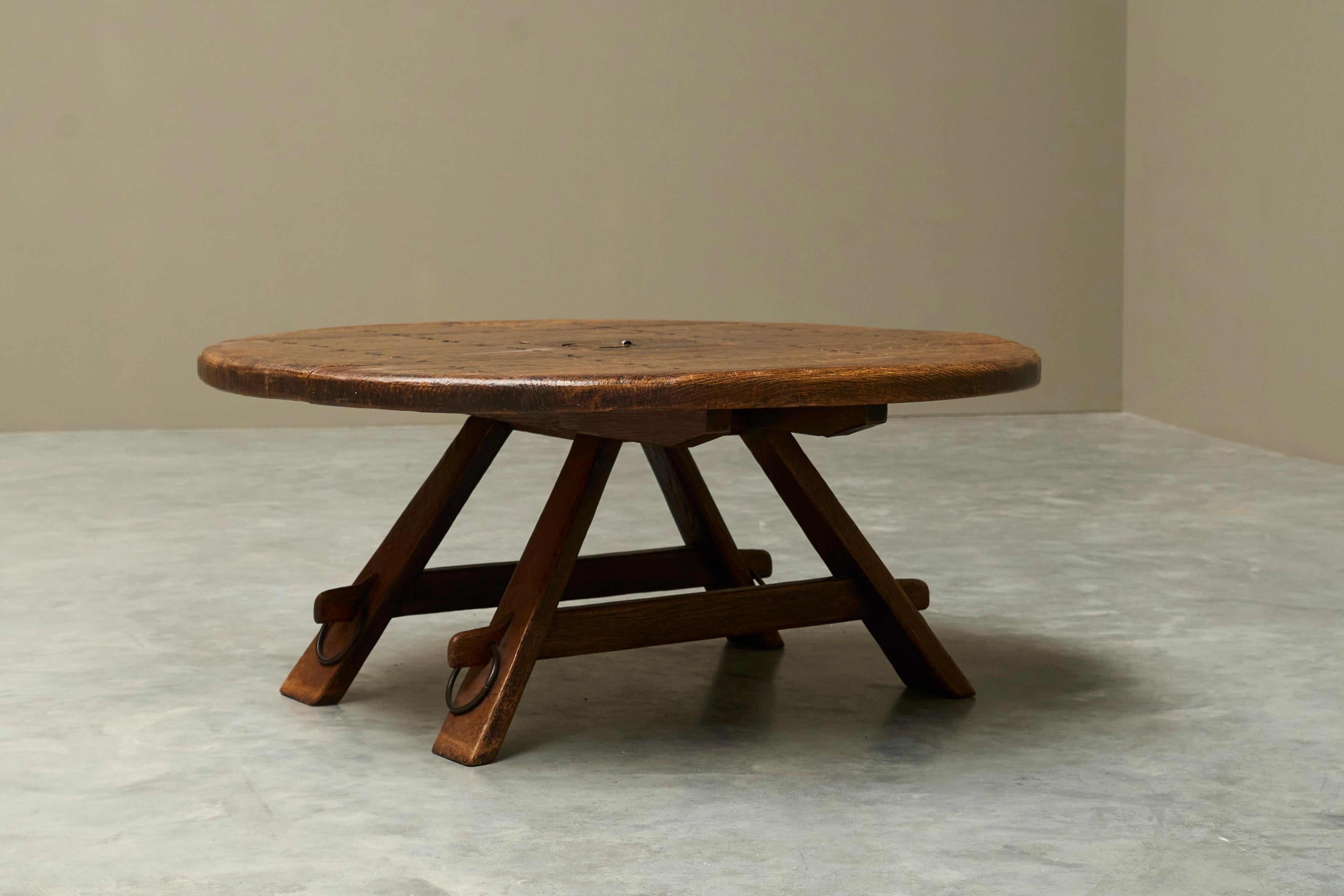 Mid-Century Modern Coffee Table in Solid Oak and Wrought Iron Mid 20th Century For Sale