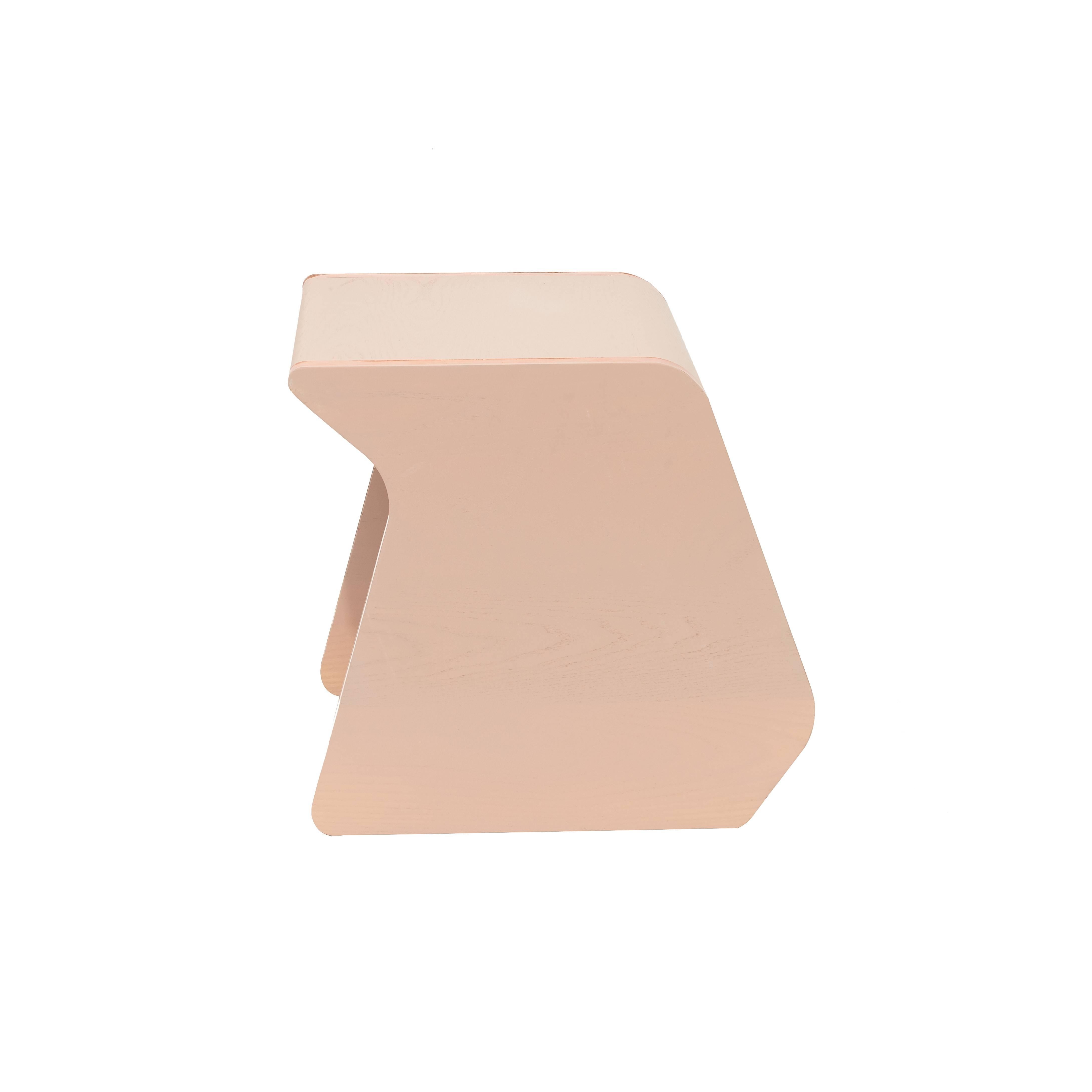 Heritage 'Perch' child chair by studiokinder in blush pigmented ash with copper

studiokinder
Contemporary, USA, 2017
Pigmented ash with copper
Color: Blush (Pink)
Measures: H 15