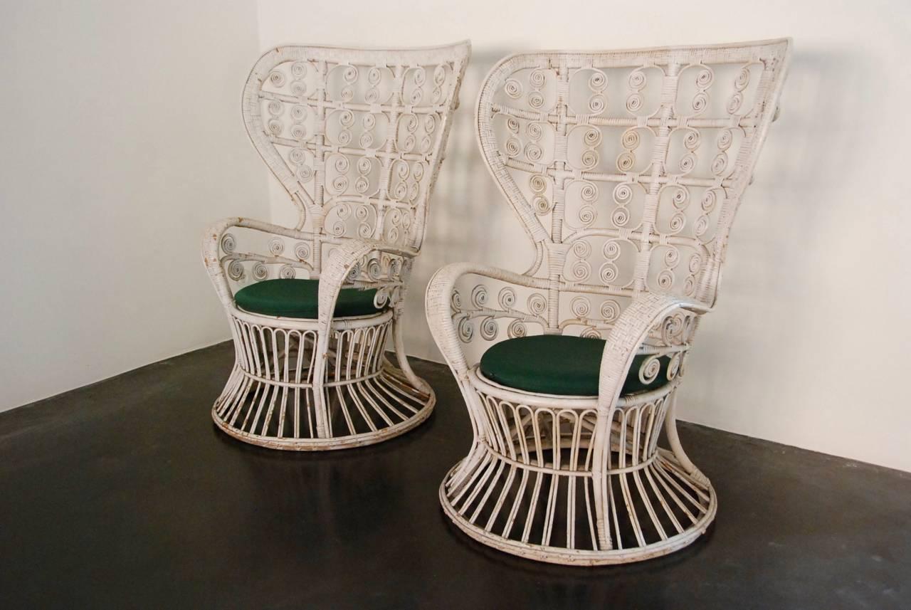 Very nice and decorative pair of Armchair in wicker, Italy, 1970s, all original condition.