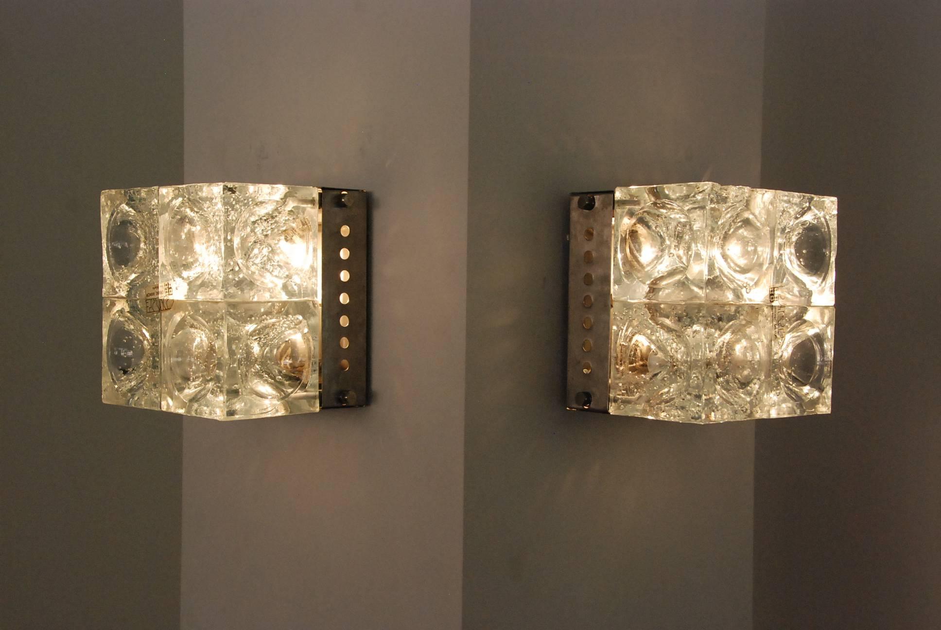 Pair of sconces in handcrafted Murano glass, Italy, 1970s,
by Poliarte workshop, all original condition. Very decorative.