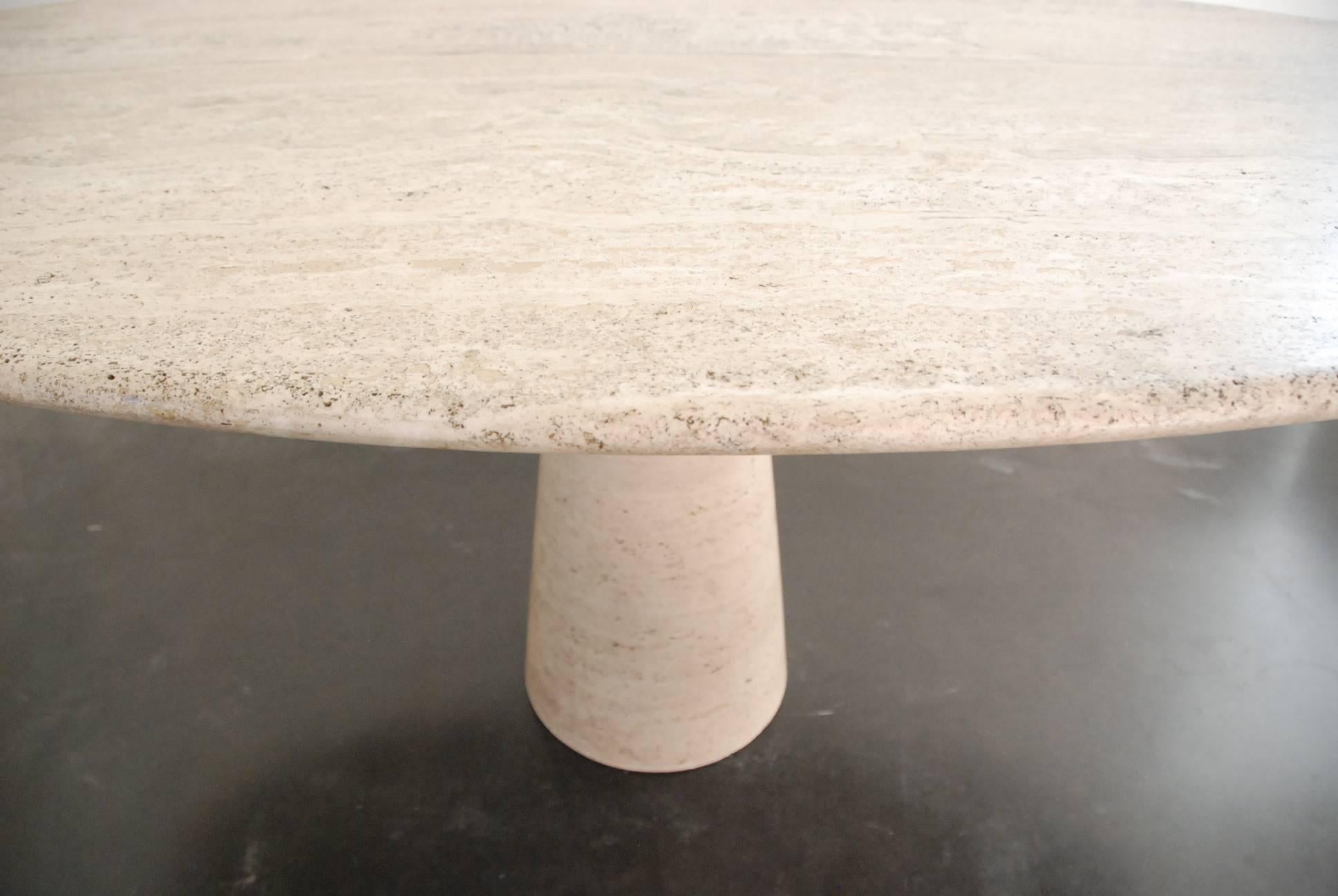 Table Oval Travertine Dining Table In Excellent Condition In Antwerp, BE