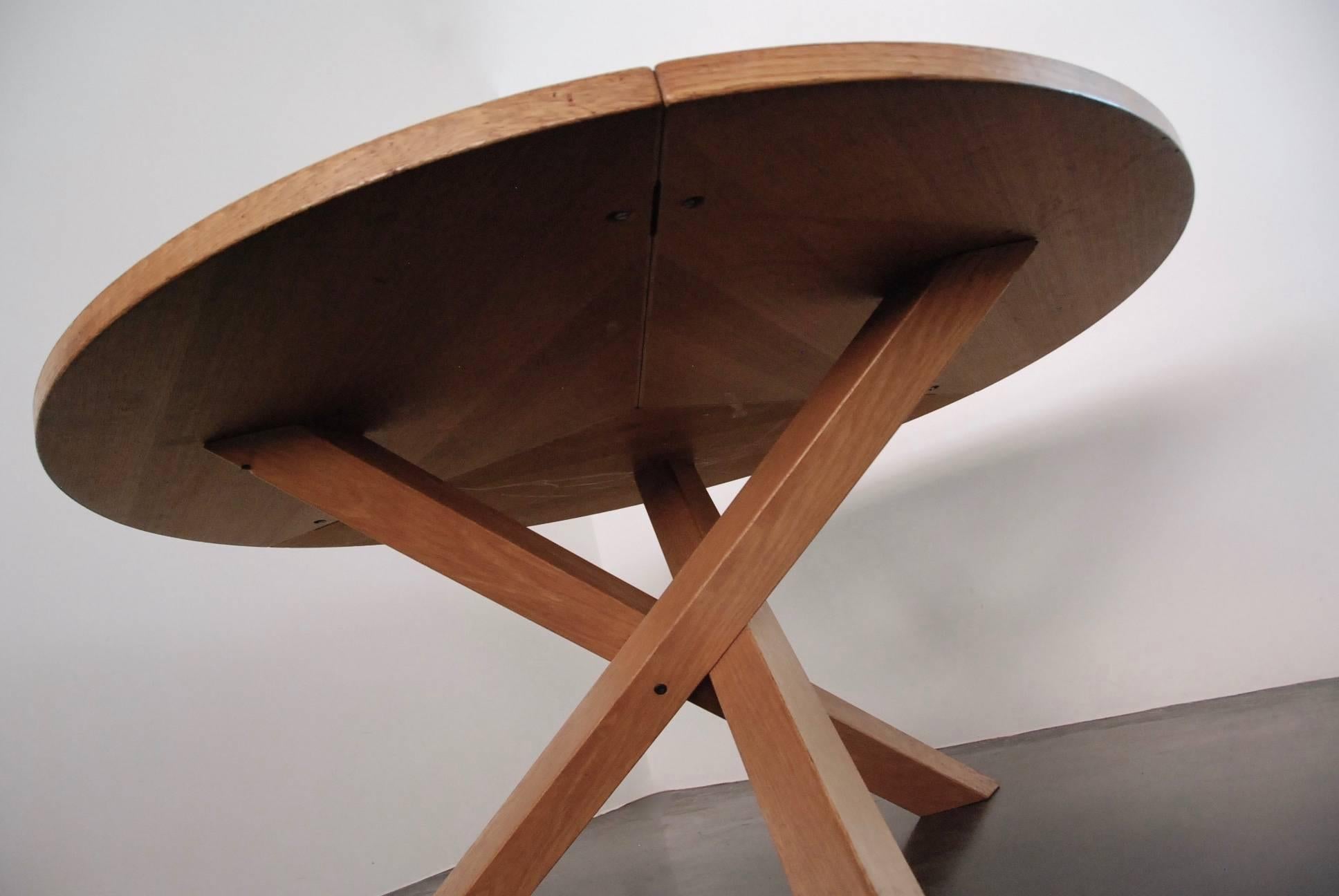 Martin Visser dining table designed for 'tSpectrum manufacturer of the period of Mid-Century Modern, Netherlands, 1970s.
 