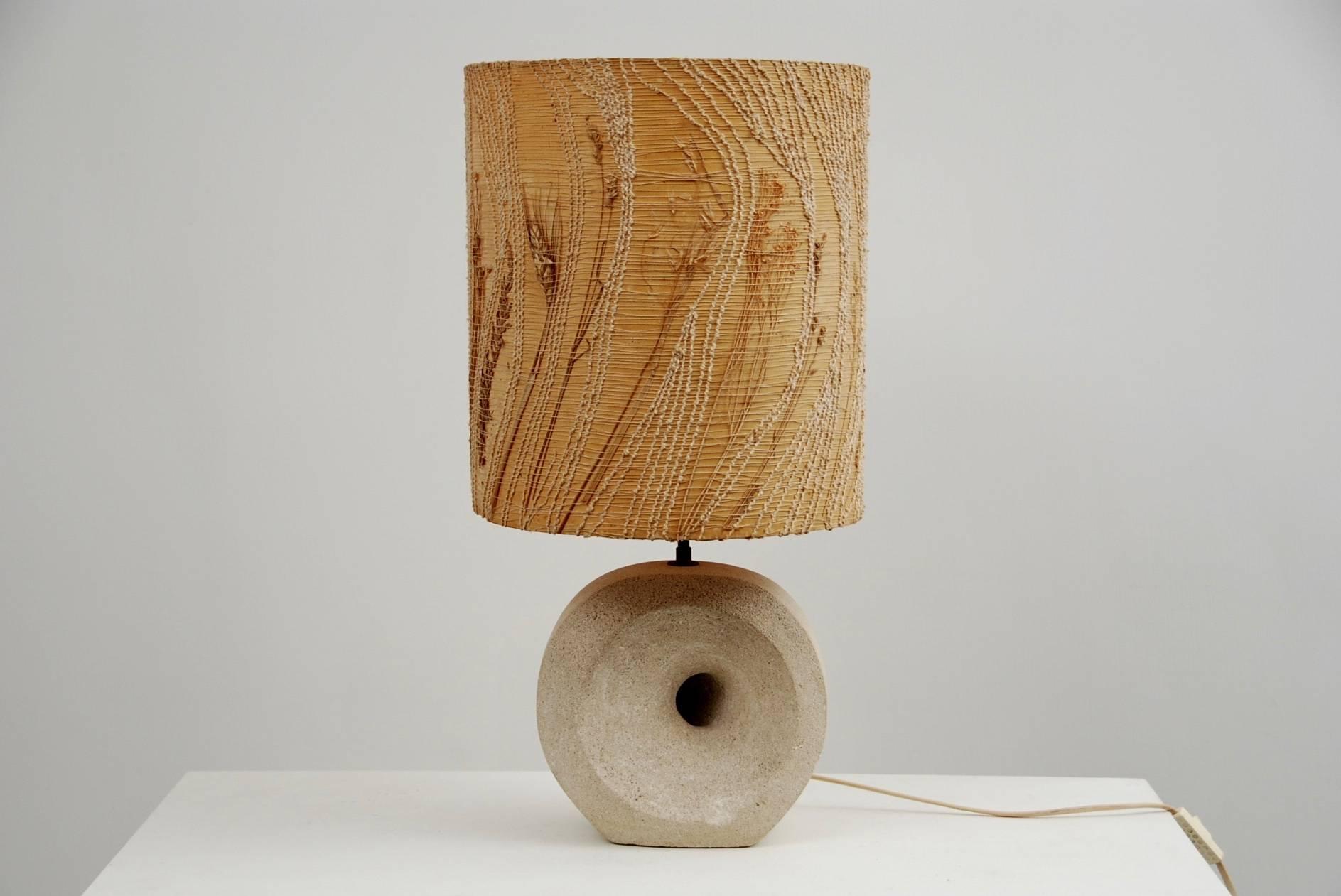 Very decorative table lamp with his original lampshade, all original condition, France 1970s.