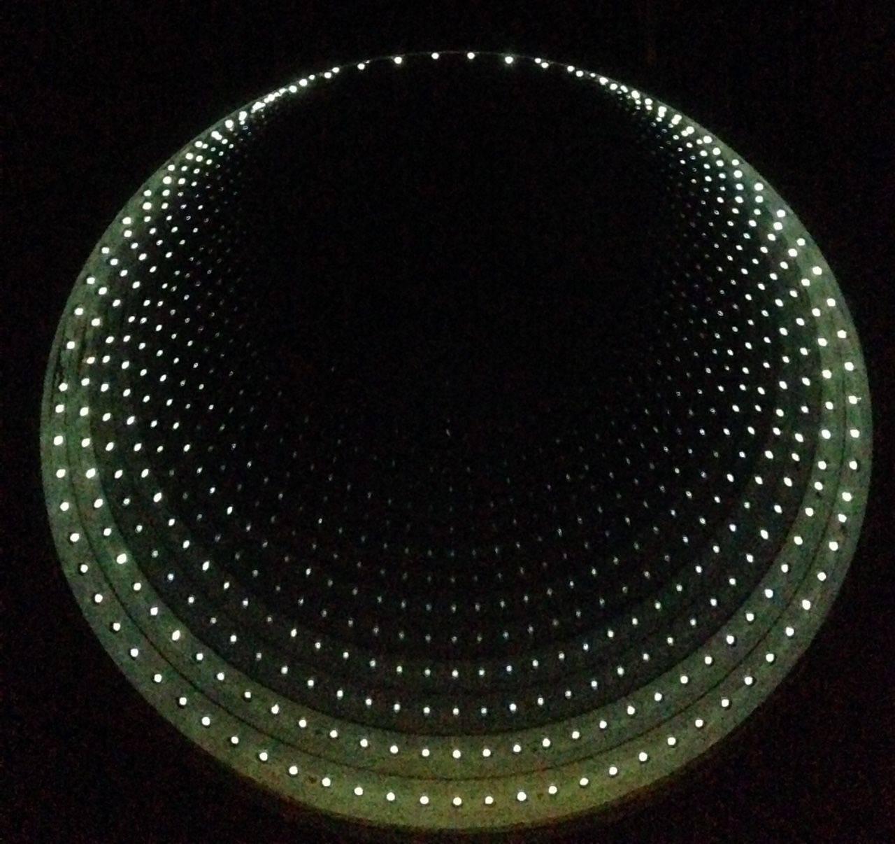1970s Rare Large Original Infinity Mirror In Excellent Condition For Sale In London, GB
