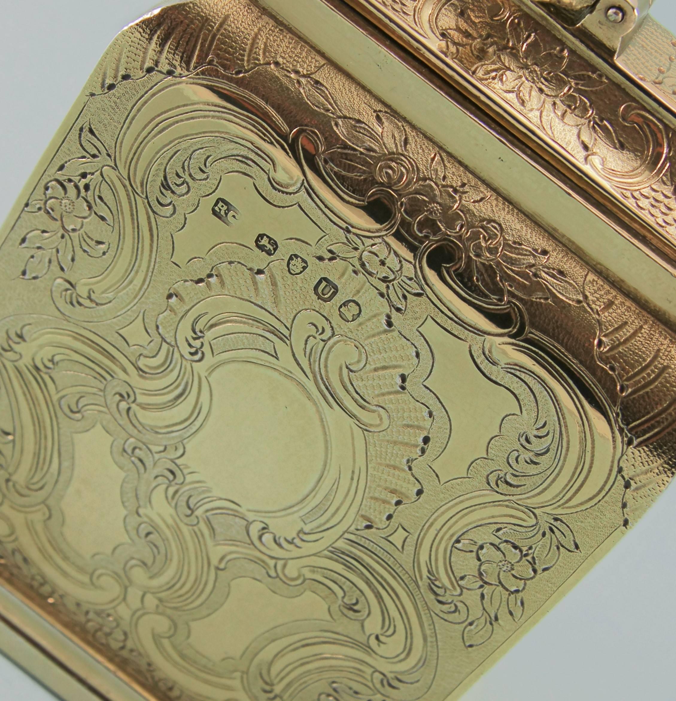 Robert Garrard I. George III Silver Gilt Tea Caddy, London, 1815 For Sale 1