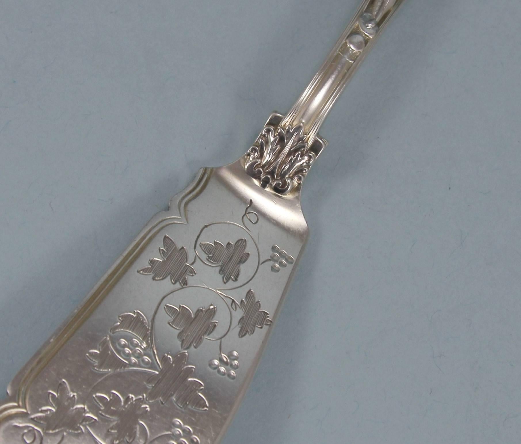 Victorian Sterling Silver Bacchanalian Pattern Butter Knife, London, 1869 For Sale 3