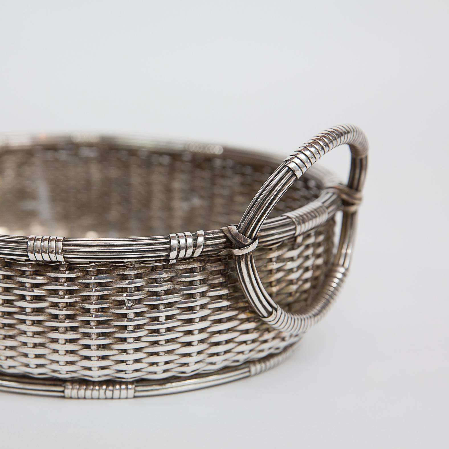 A french silvered brass bread or jewels basket - circa 1900 -
Free Christmas delivery guaranteed by Fed-Ex Priority for order completed before wednesday December 16.
