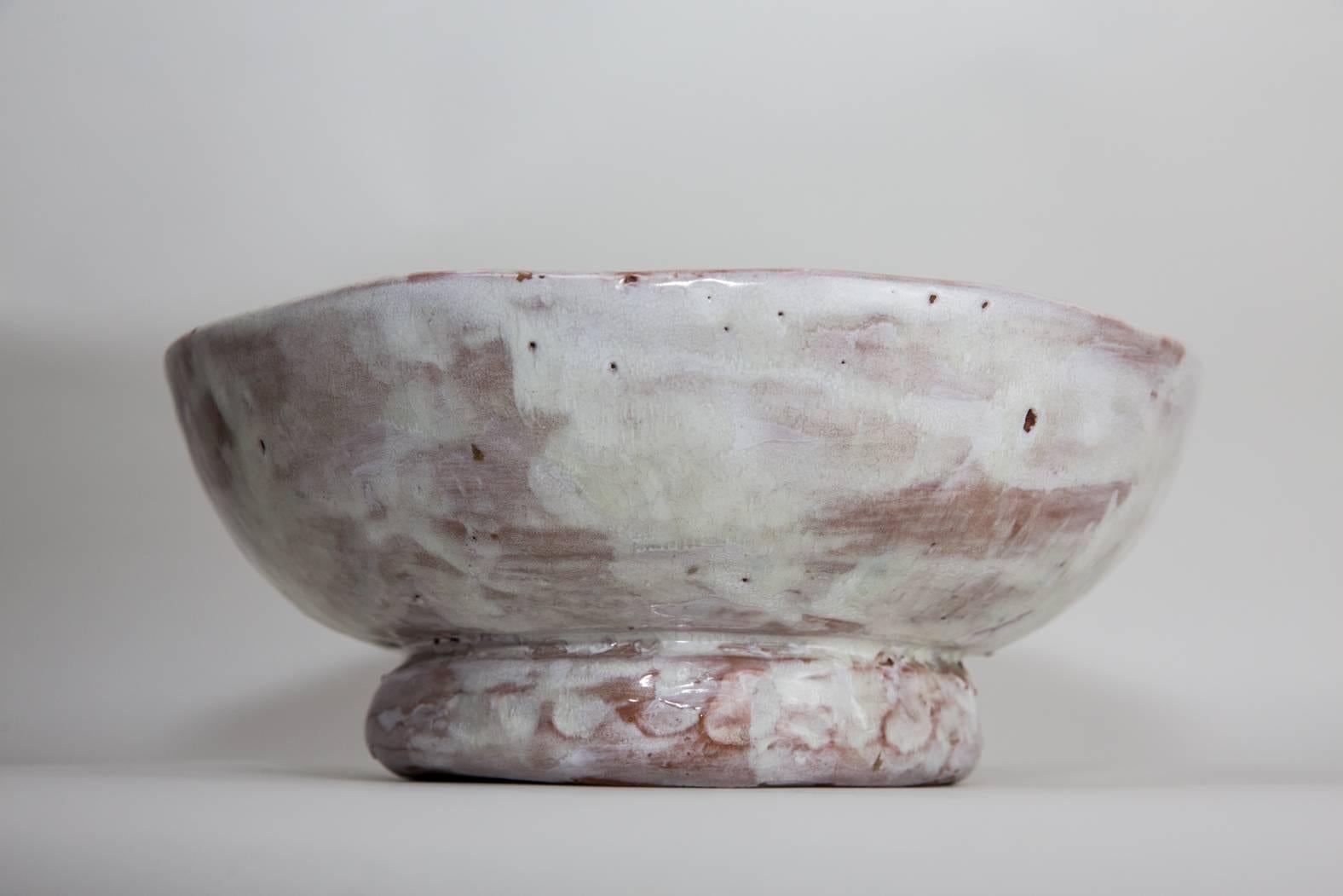 A large ceramic bowl by Alice Colonieu (1924-2010), the 1950s French ceramicist who collaborated on many projects with Jean Royère.
Signed.