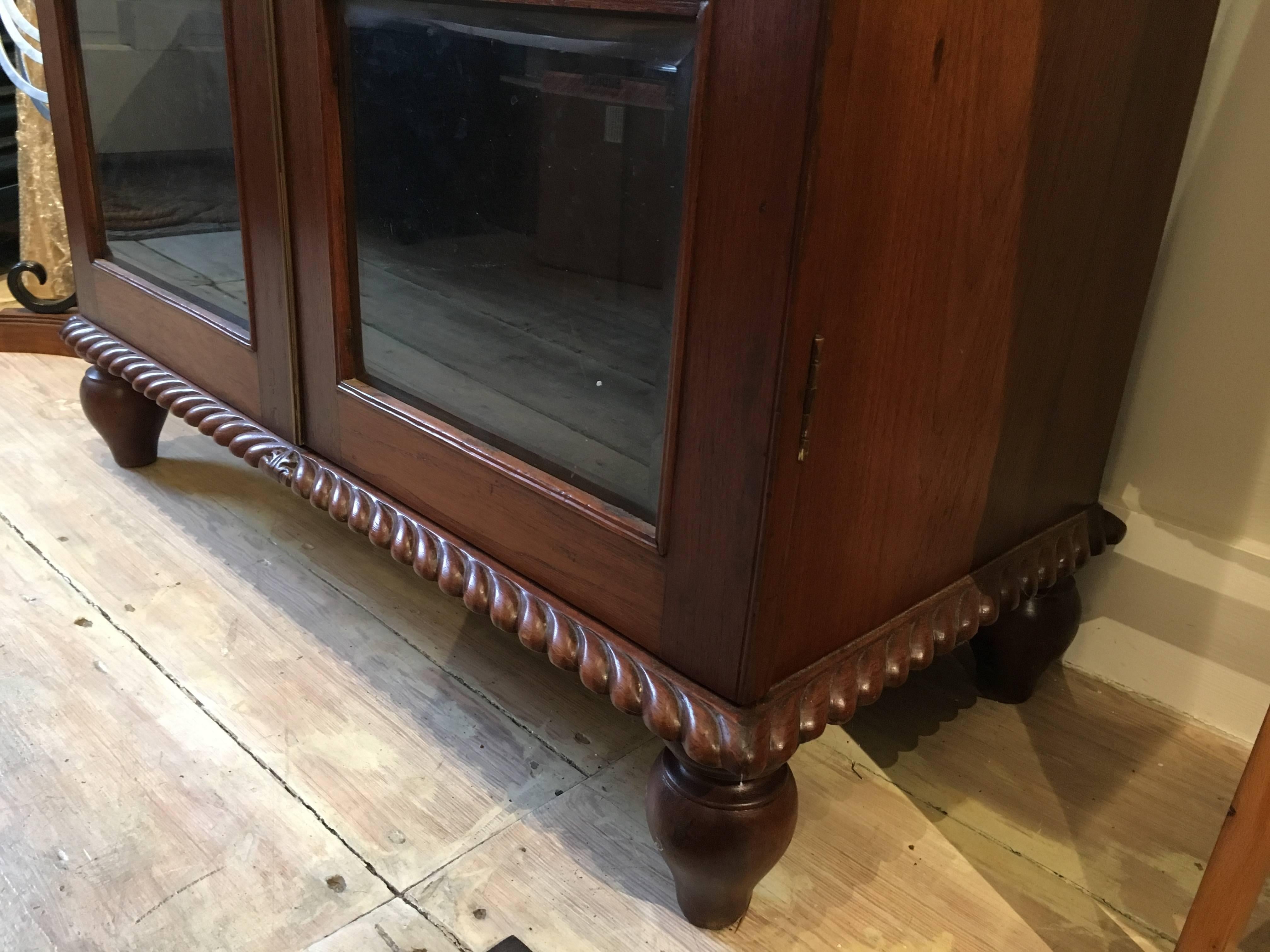 British Colonial Mahogany Petite Bookcase with Glass Door Panels, Early 1900s 3