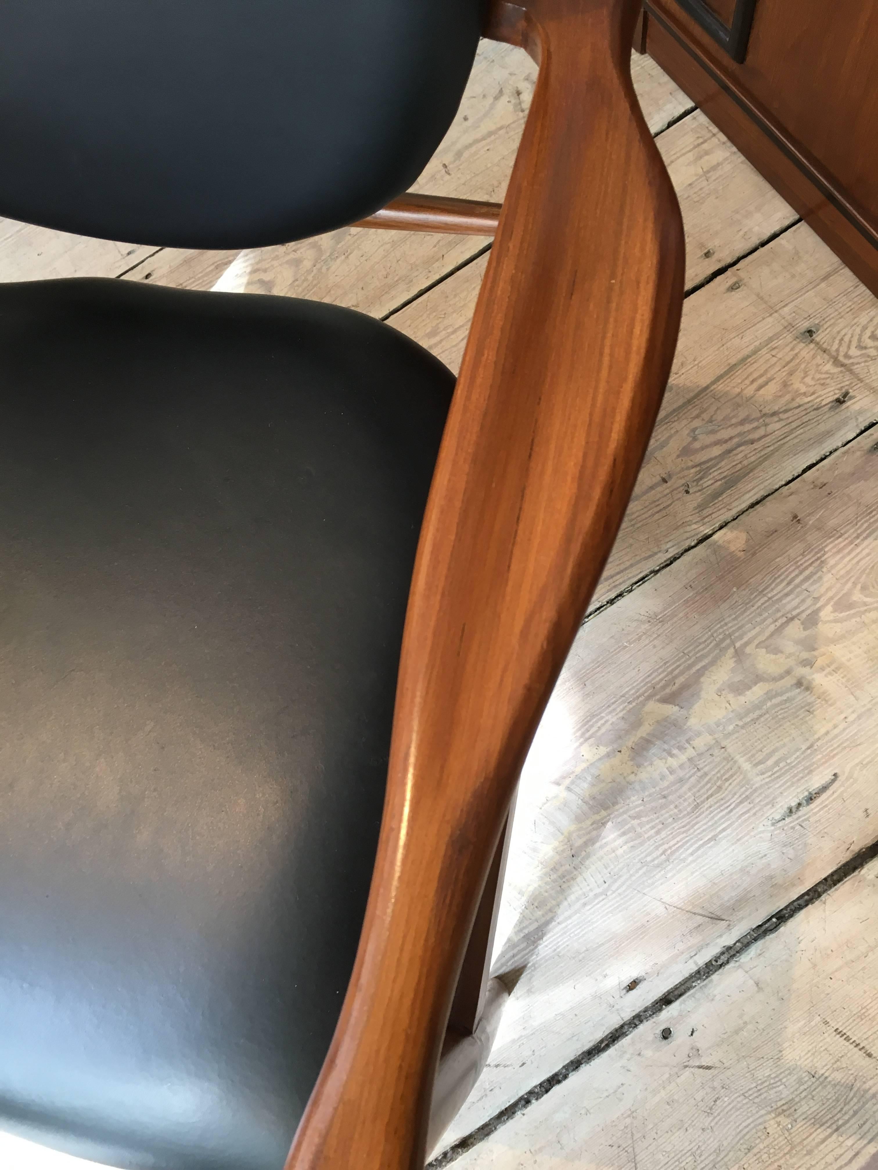 Finn Juhl, Danish Mid-Century Modern Teak and Leather Desk or Arm Chair In Good Condition In Nantucket, MA