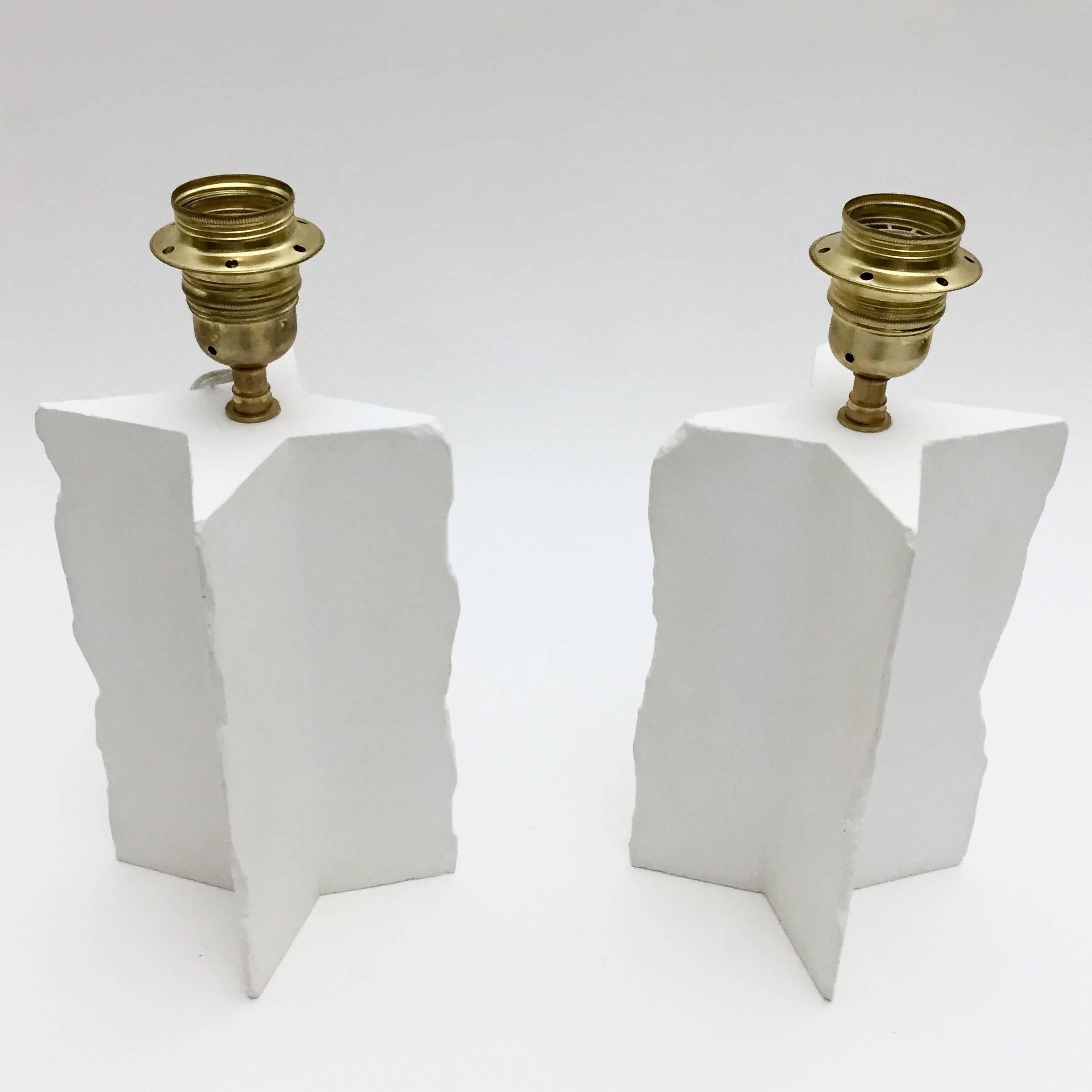 Pair of White Plaster Lamp-Bases Forming a Cross In Excellent Condition In Saint Ouen, FR
