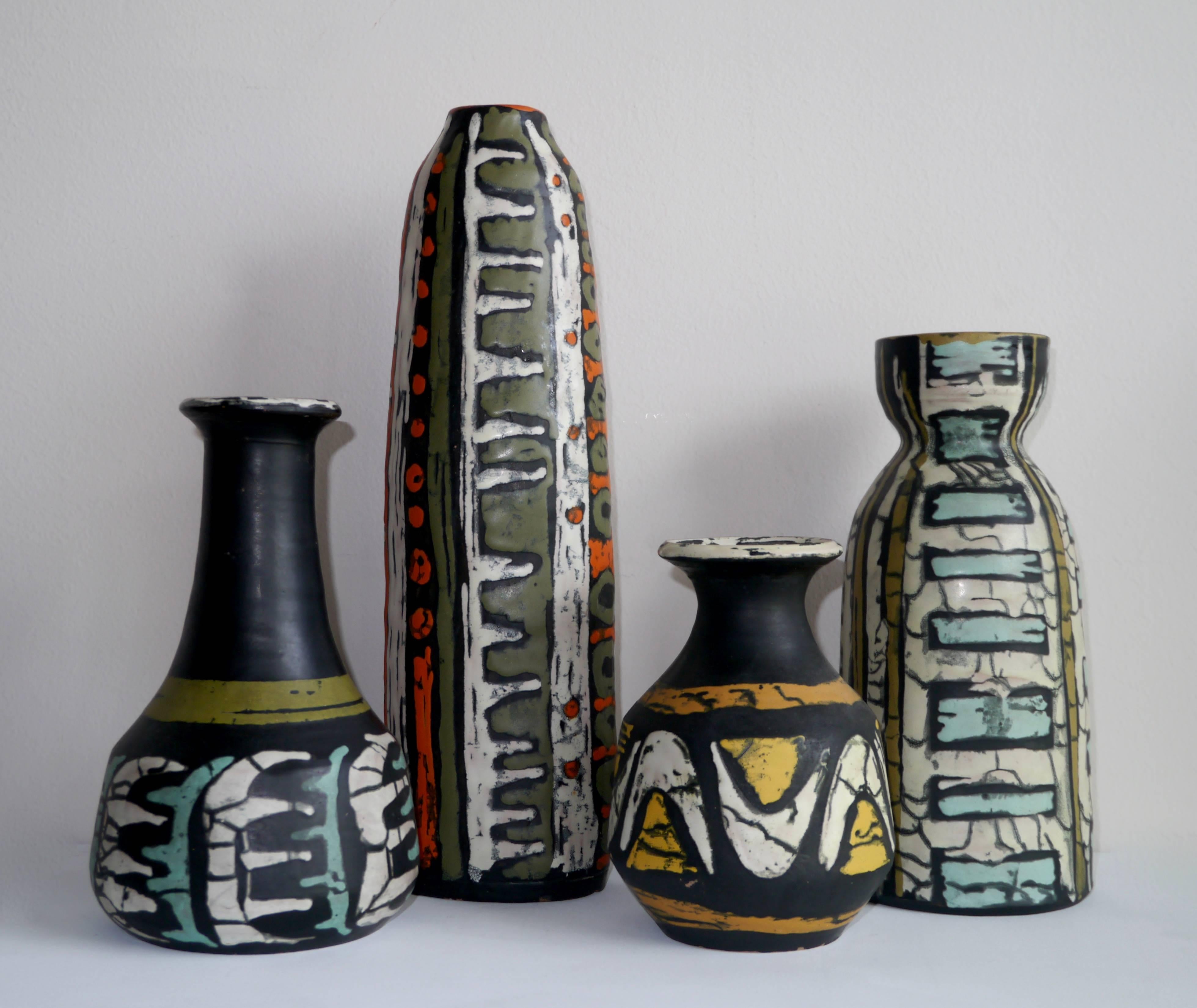Livia Gorka - Grouping of 4 Vases - Hungary, c. 1950 In Excellent Condition For Sale In Saint Ouen, FR