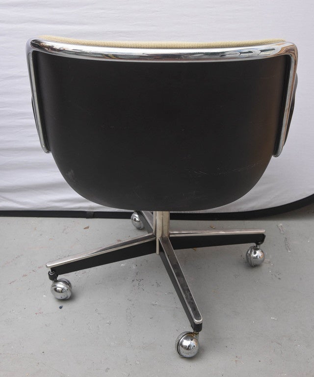 Pair of Charles Pollock for Knoll Executive Chairs, 1970s USA 1