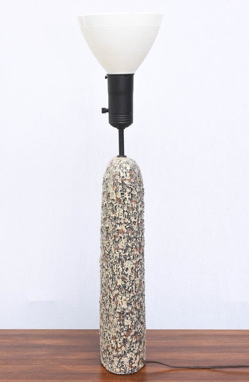 Céramique Magnifique lampe en céramique Sargeri de style moderne du milieu du siècle, années 1950, États-Unis en vente