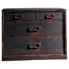 Cassettiera giapponese antica wabi sabi Urushi mid Tansu degli anni 1860-80