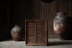 Armoire japonaise ancienne en cèdre « sugi » de style wabi-sabi, à portes coulissantes, début du XXe siècle