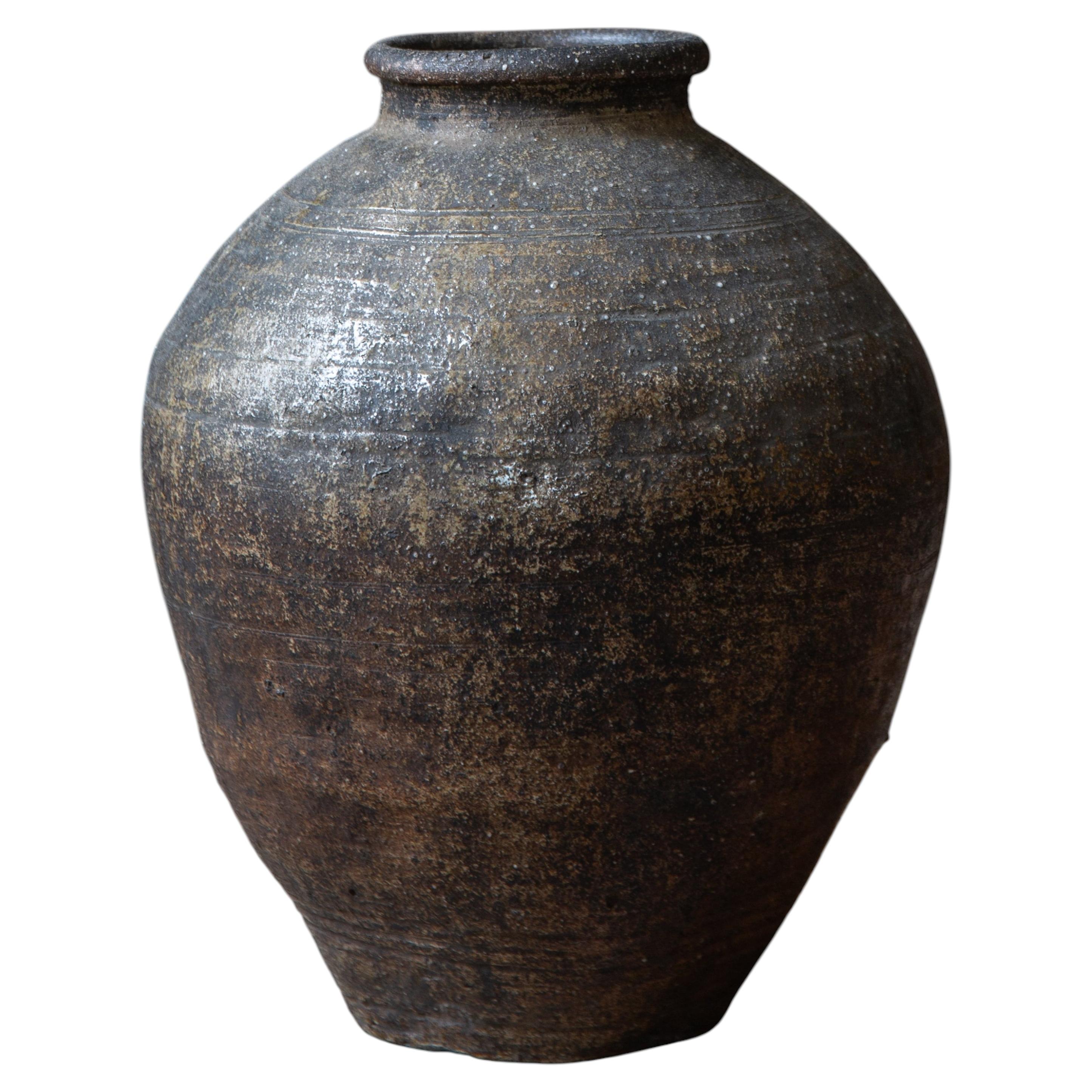 Edo Period Japanese Antique Shigaraki ware pottery Jar, Tsubo vessel For Sale