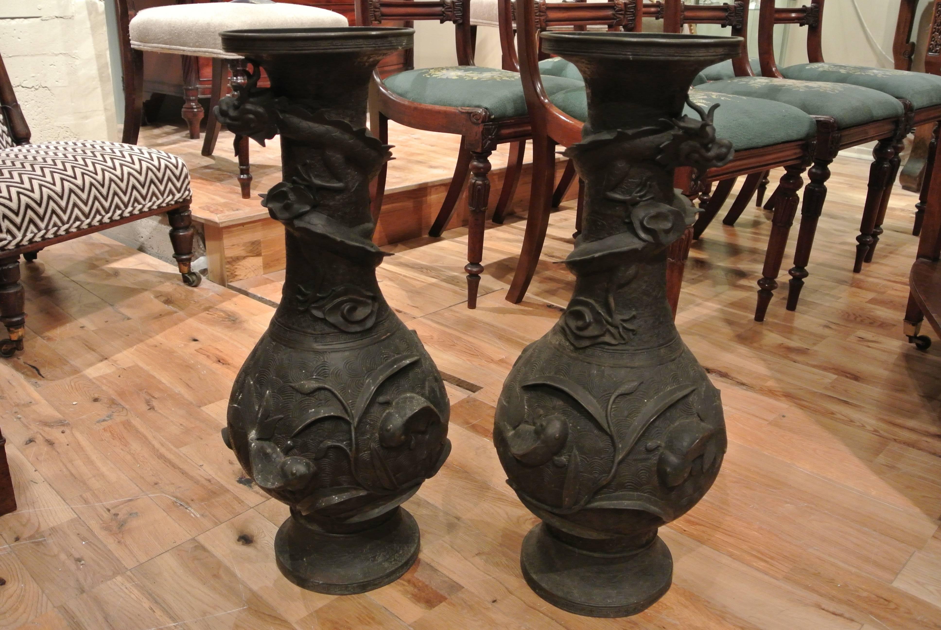 Pair of Antique 19th Century Bronze Vases In Good Condition In Bournemouth, GB