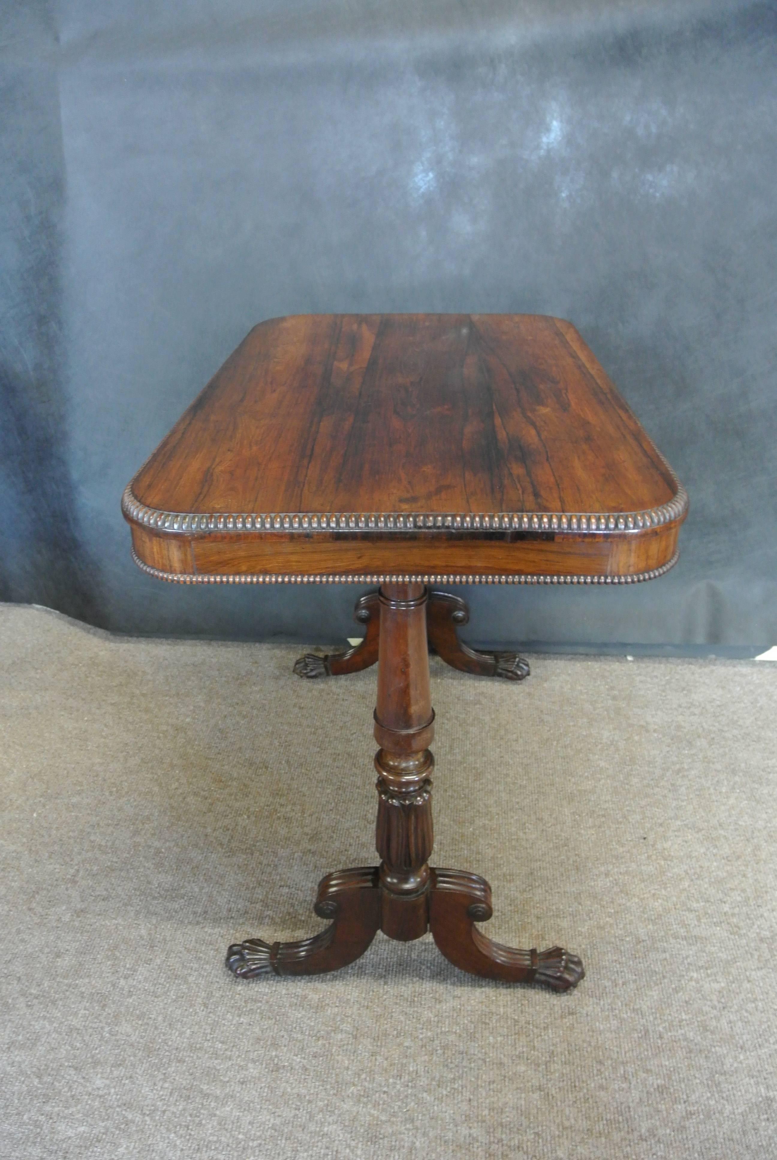 An attractive and fine quality Regency rosewood side or lamp table.