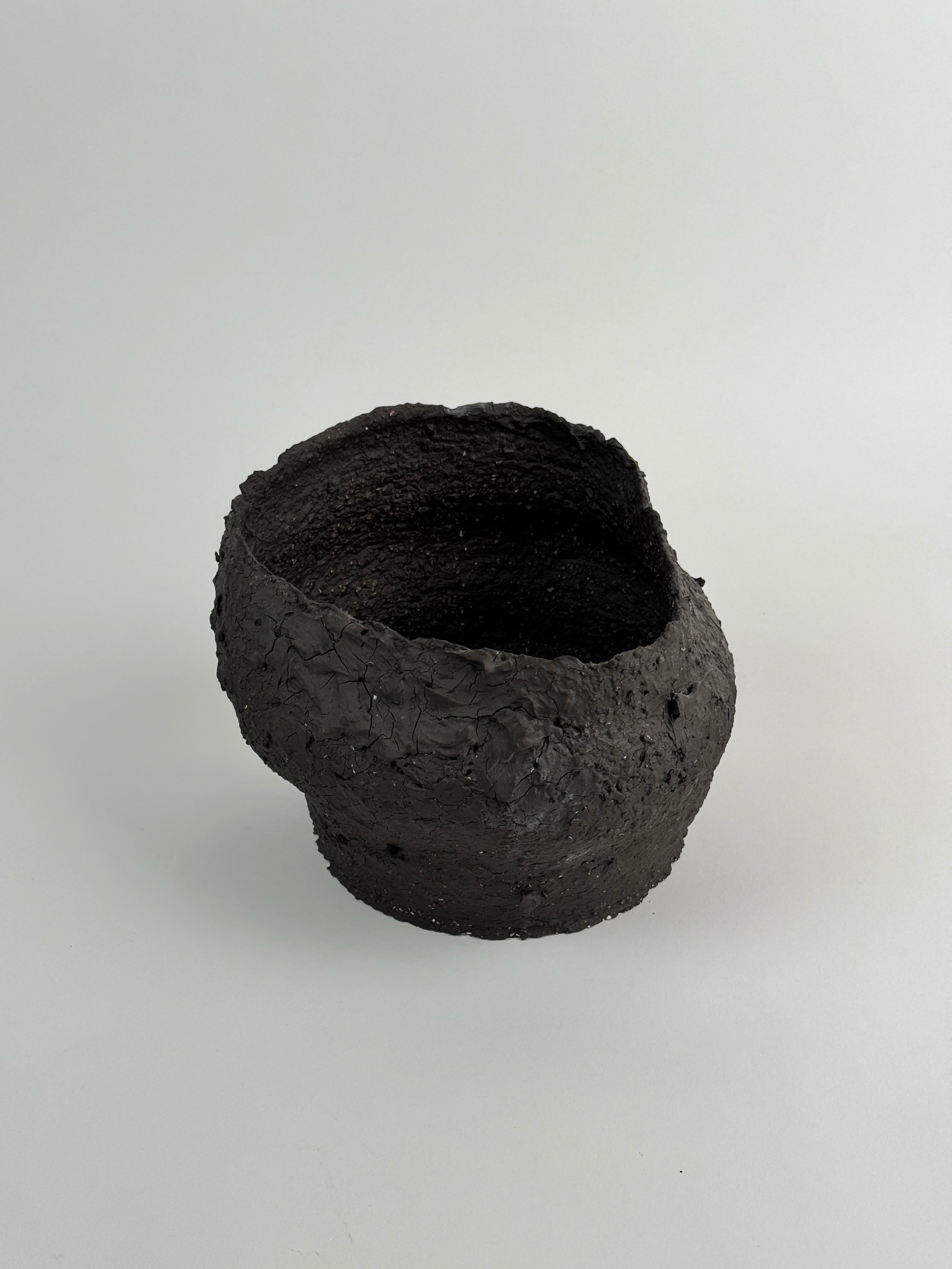 Sculptural Ceramic Form in Charred Black Clay  One-of-a-Kind Collector’s Object For Sale 1