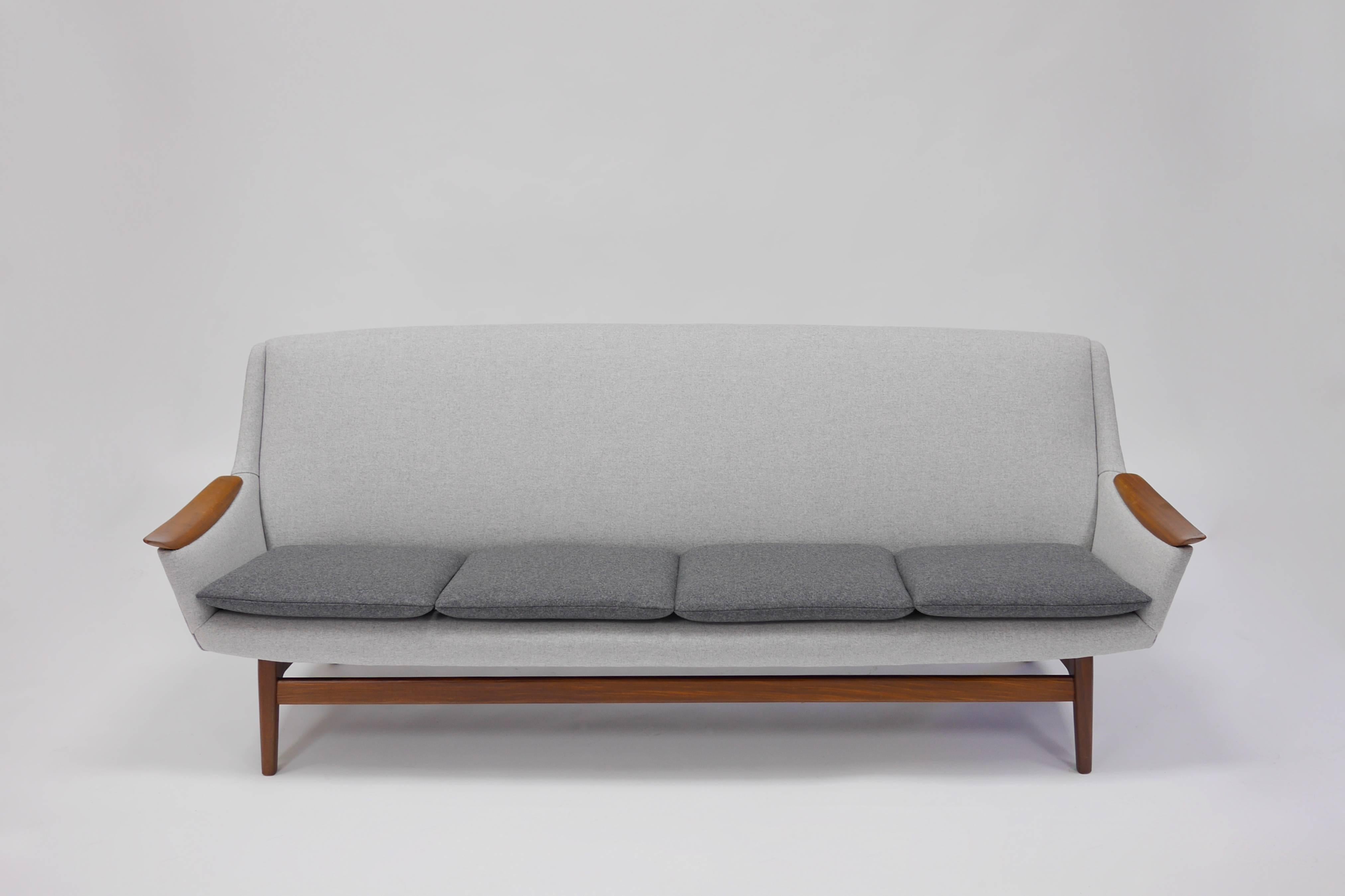 Mid-20th Century Fine Scandinavian Sofa by Rastad and Relling For Sale