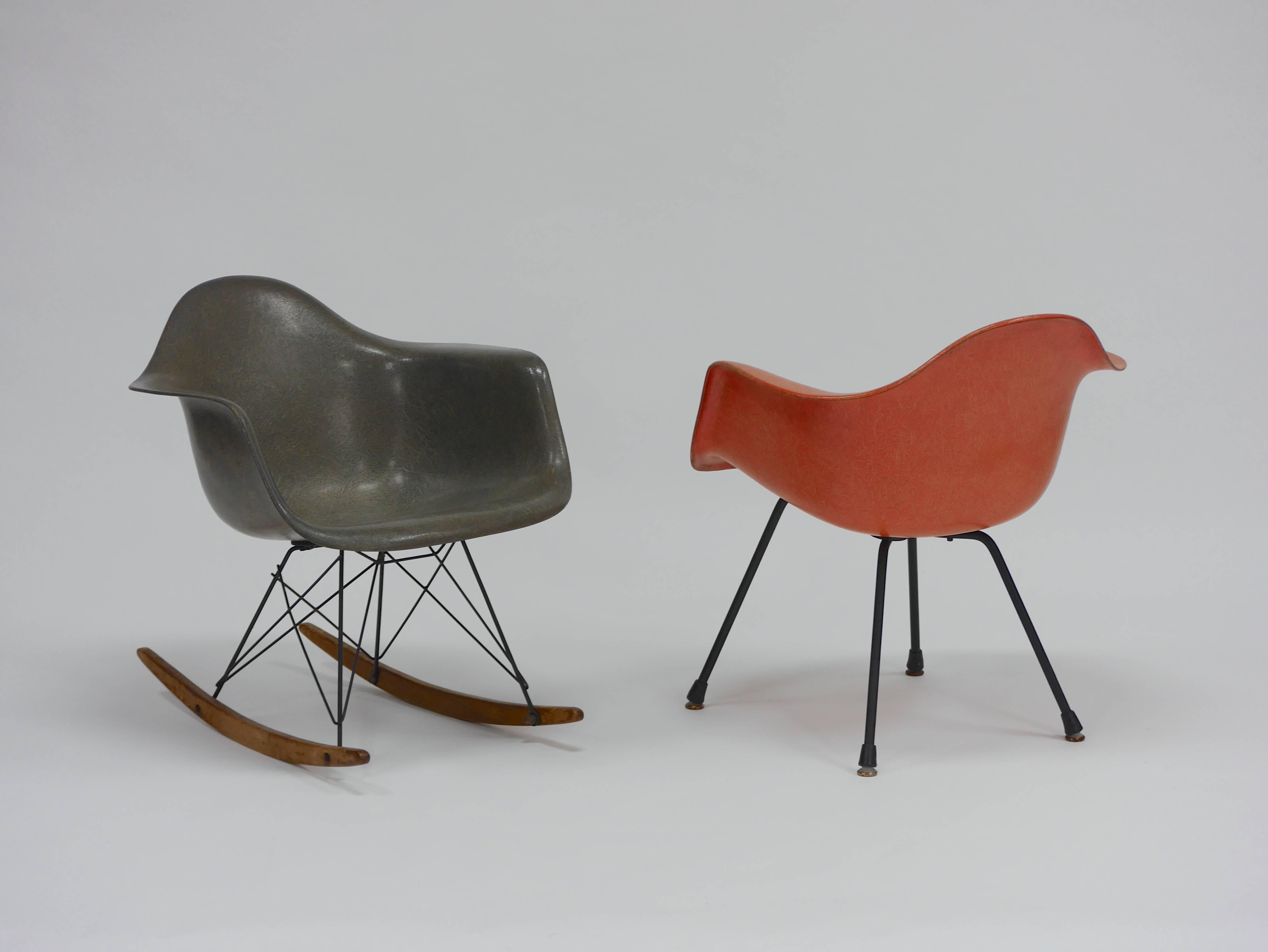 Mid-Century Modern Iconic Rocker and Lounge Chair by Charles Eames for Zenith Plastics For Sale