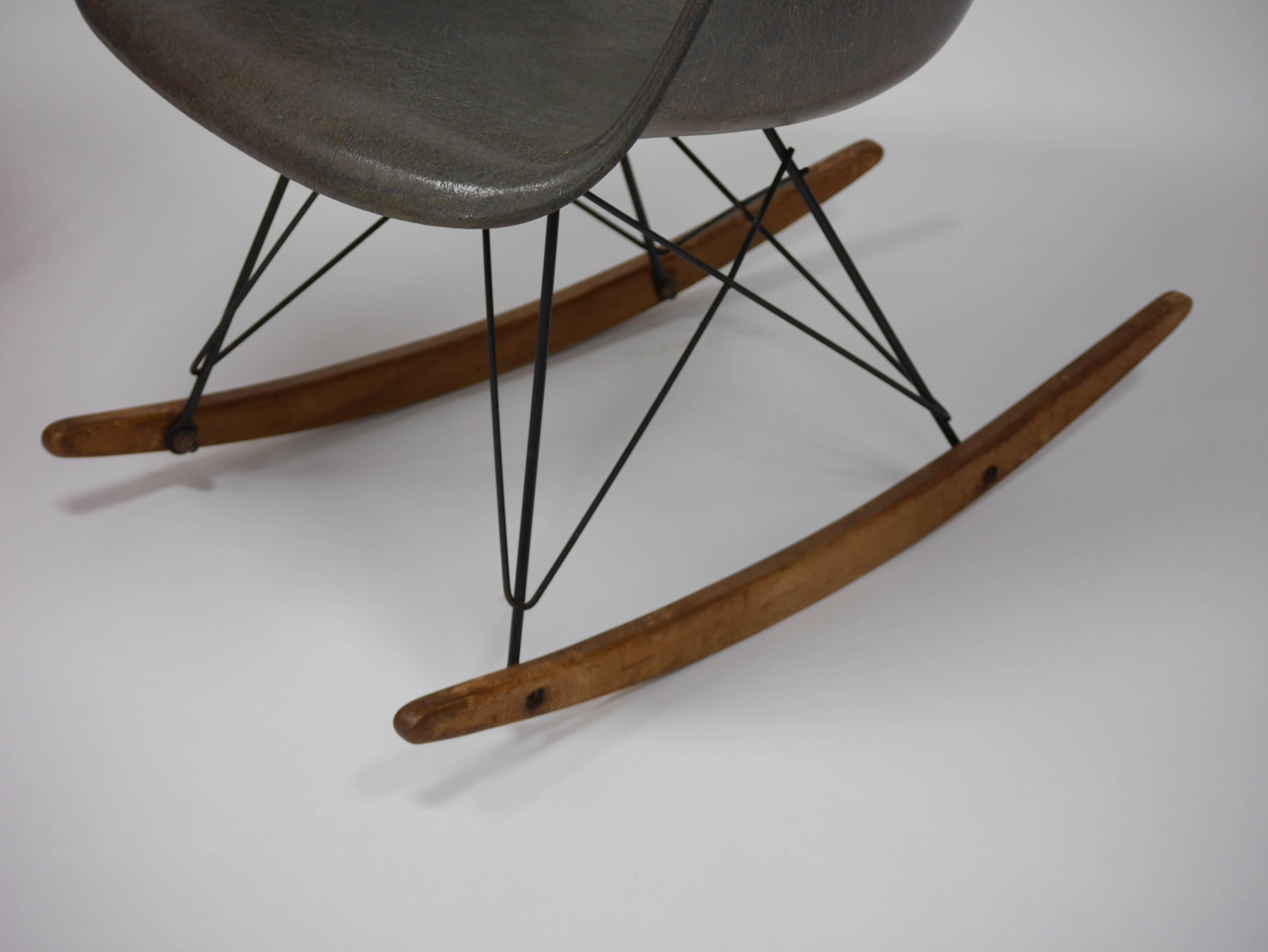 Iconic Rocker and Lounge Chair by Charles Eames for Zenith Plastics In Good Condition For Sale In Hadley, MA