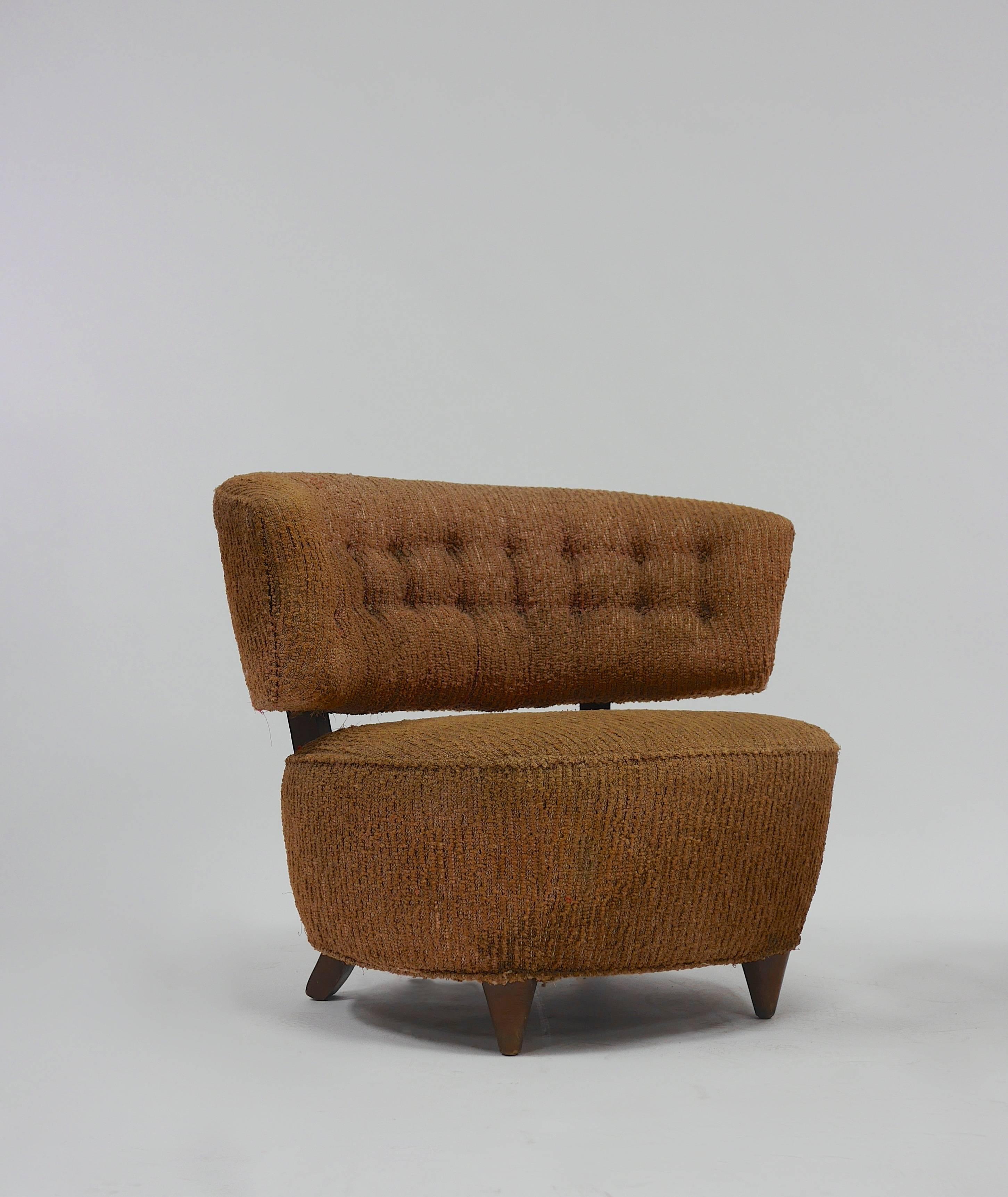 Pair of Gilbert Rohde slipper lounge chairs.
Herman Miller, circa 1940s.
Original condition.
Low, stylish and very comfortable.
         