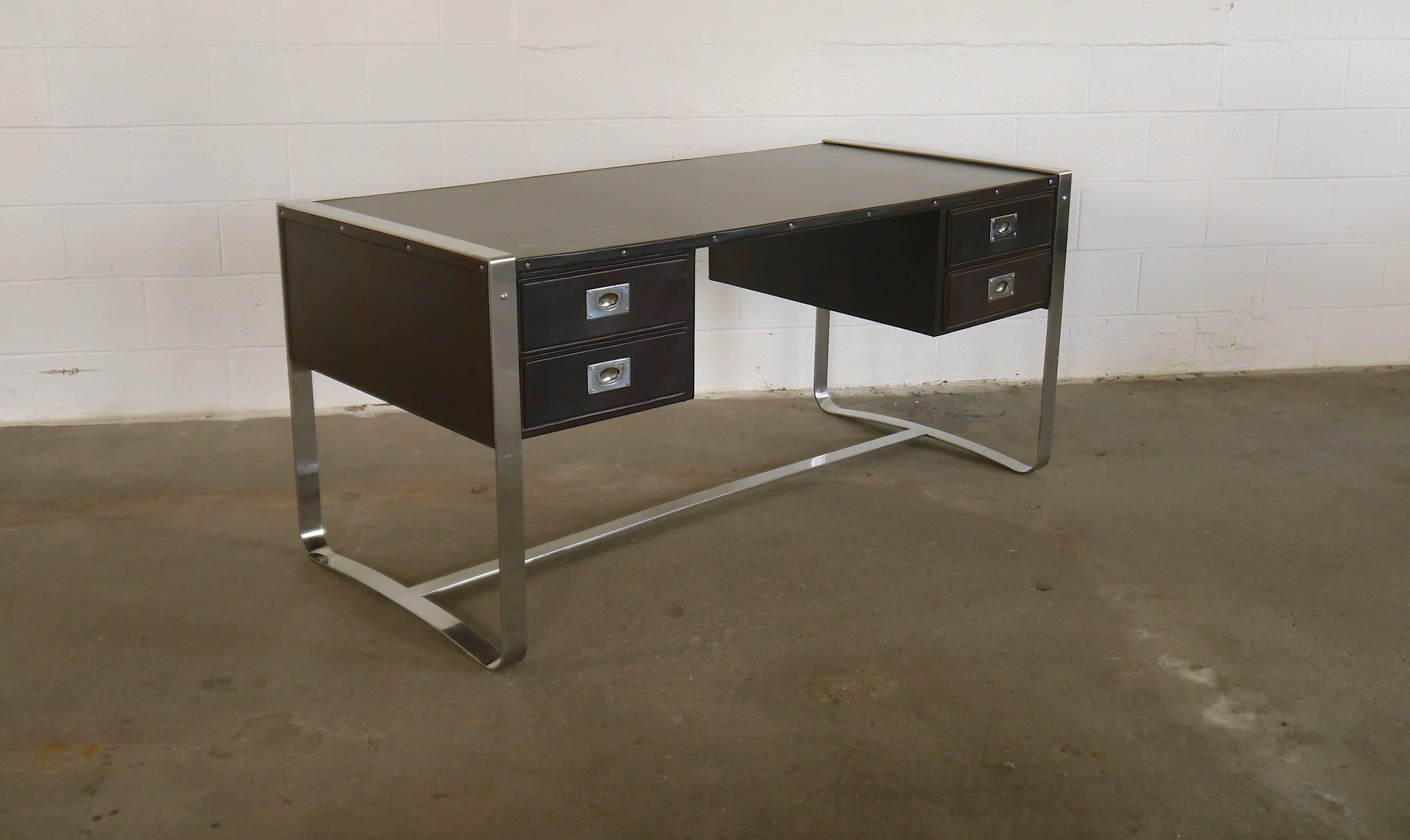 Desk in Leather and Steel by Jacques Adnet For Sale 2