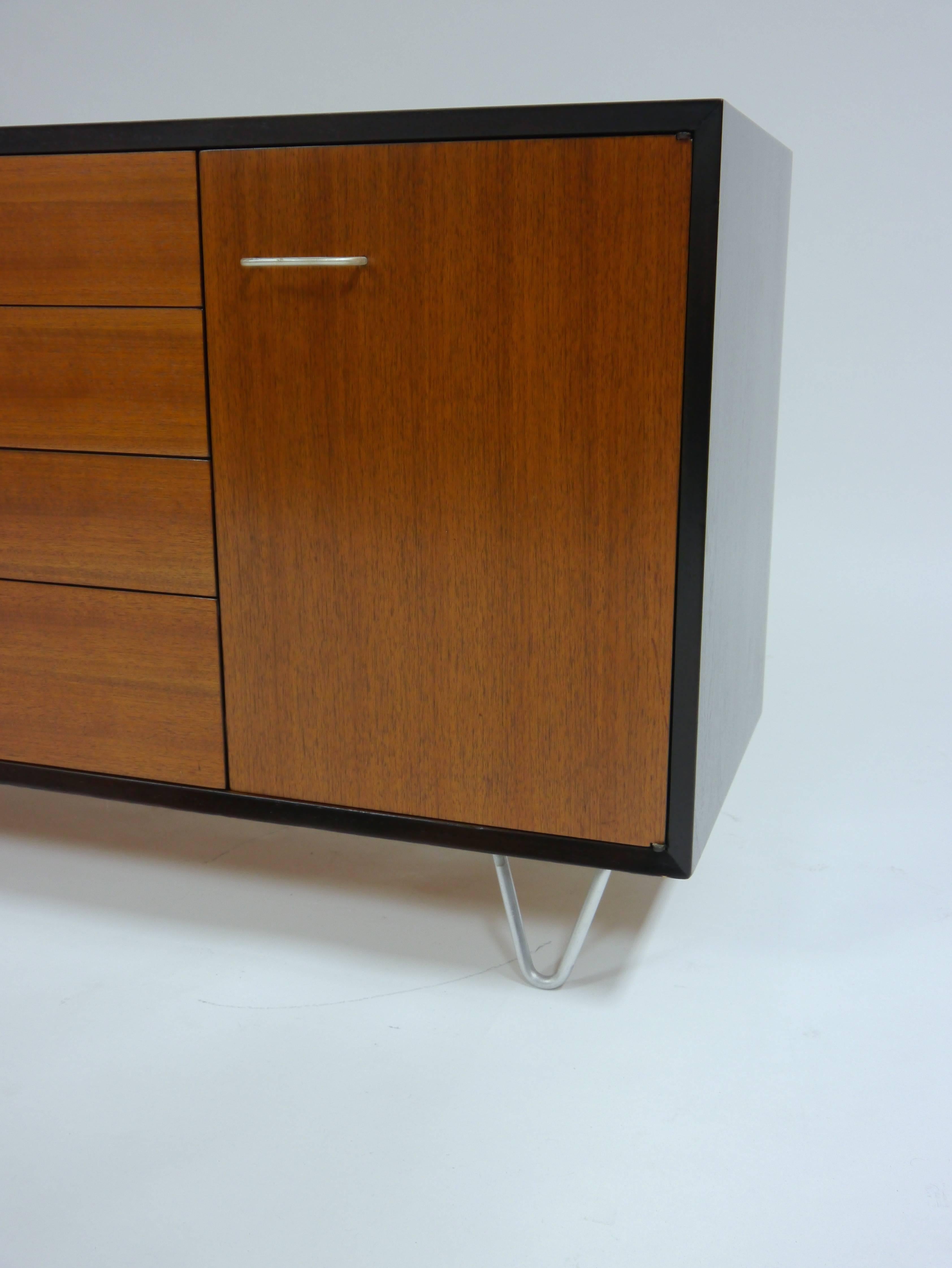 Dresser on Hairpin Legs by George Nelson for Herman Miller In Excellent Condition In Hadley, MA