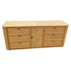 Commode ou buffet en rotin style « Pencil Reed » de VTG, style bohème chic côtier