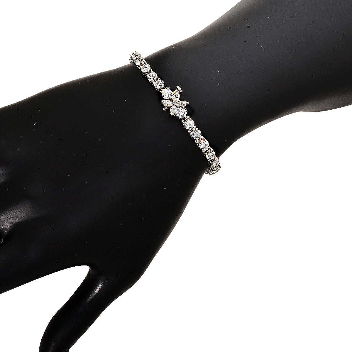 Modern Tiffany & Co. 8.49 Carat Diamond Platinum Bracelet