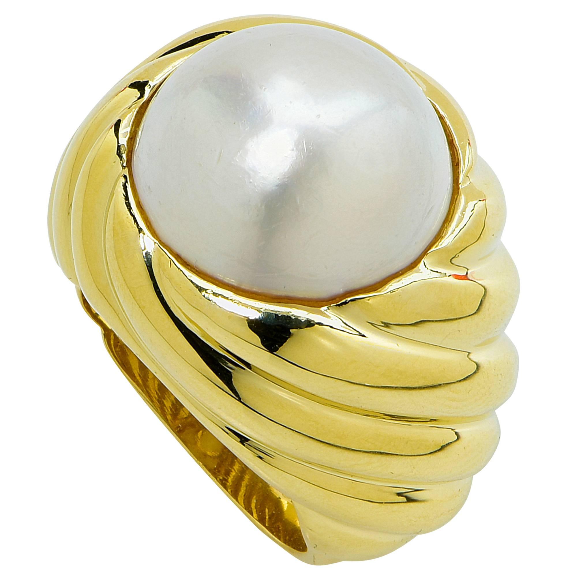 Tiffany & Co. Mabe Pearl Gold Ring