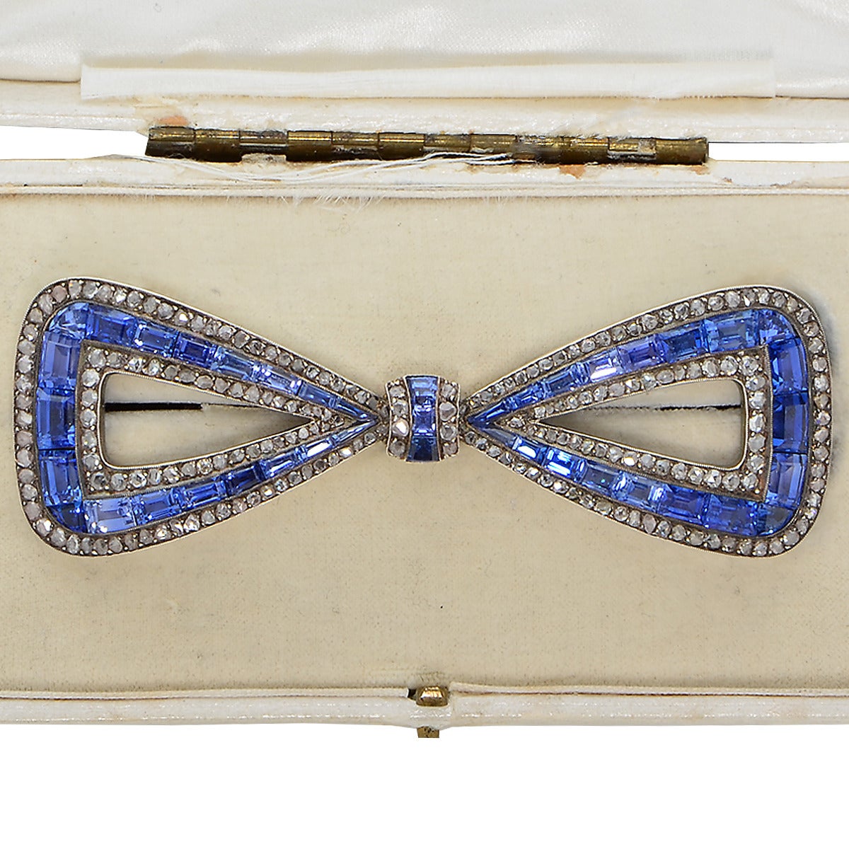 Delightful Antique 30 Carats Sapphires Diamond silver gold Bow Pin