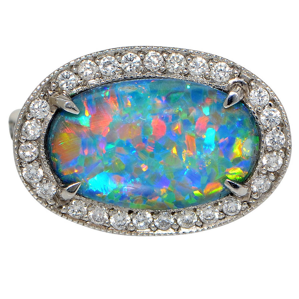 Bague en platine avec opale de 2,77 carats et diamants