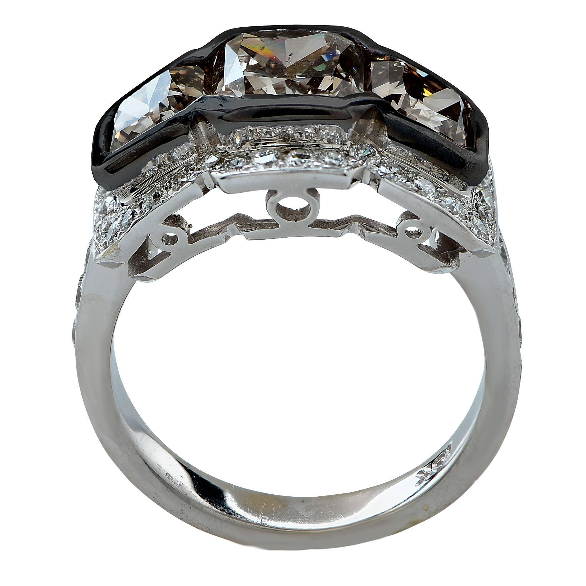 4.74 Carat Fancy Color Diamond Gold Three Stone Ring In New Condition For Sale In Miami, FL