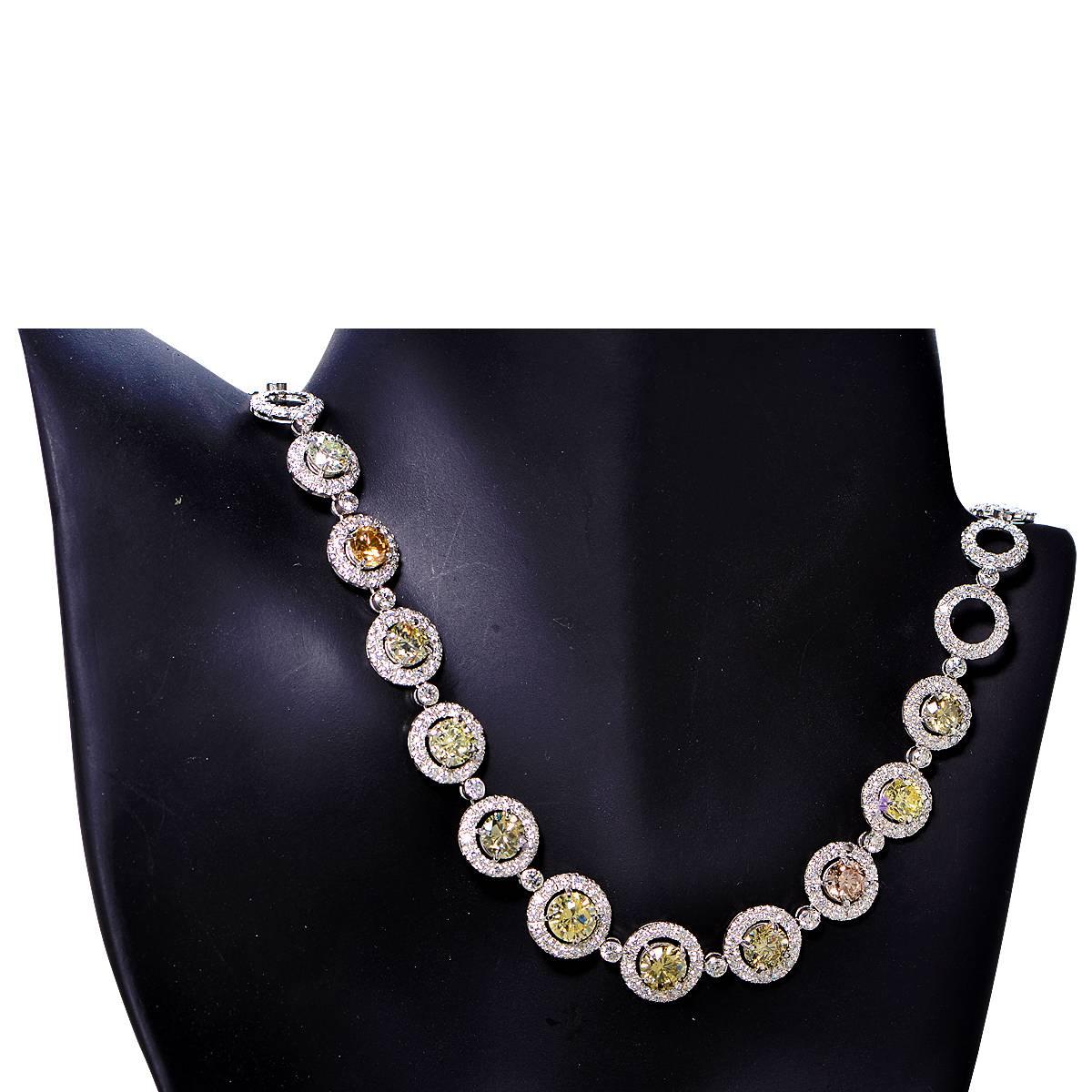 Platin-Halskette mit lebhaften Diamanten, 26,03 Karat GIA-zertifizierter farbiger Diamant (Rundschliff) im Angebot