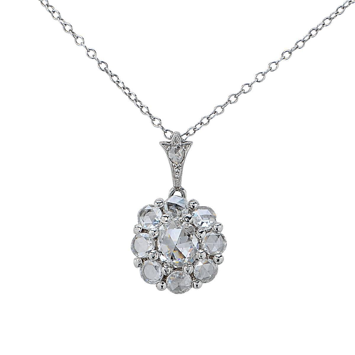 Pendentif en platine serti de 9 diamants taille rose pesant environ 2,25 carats.