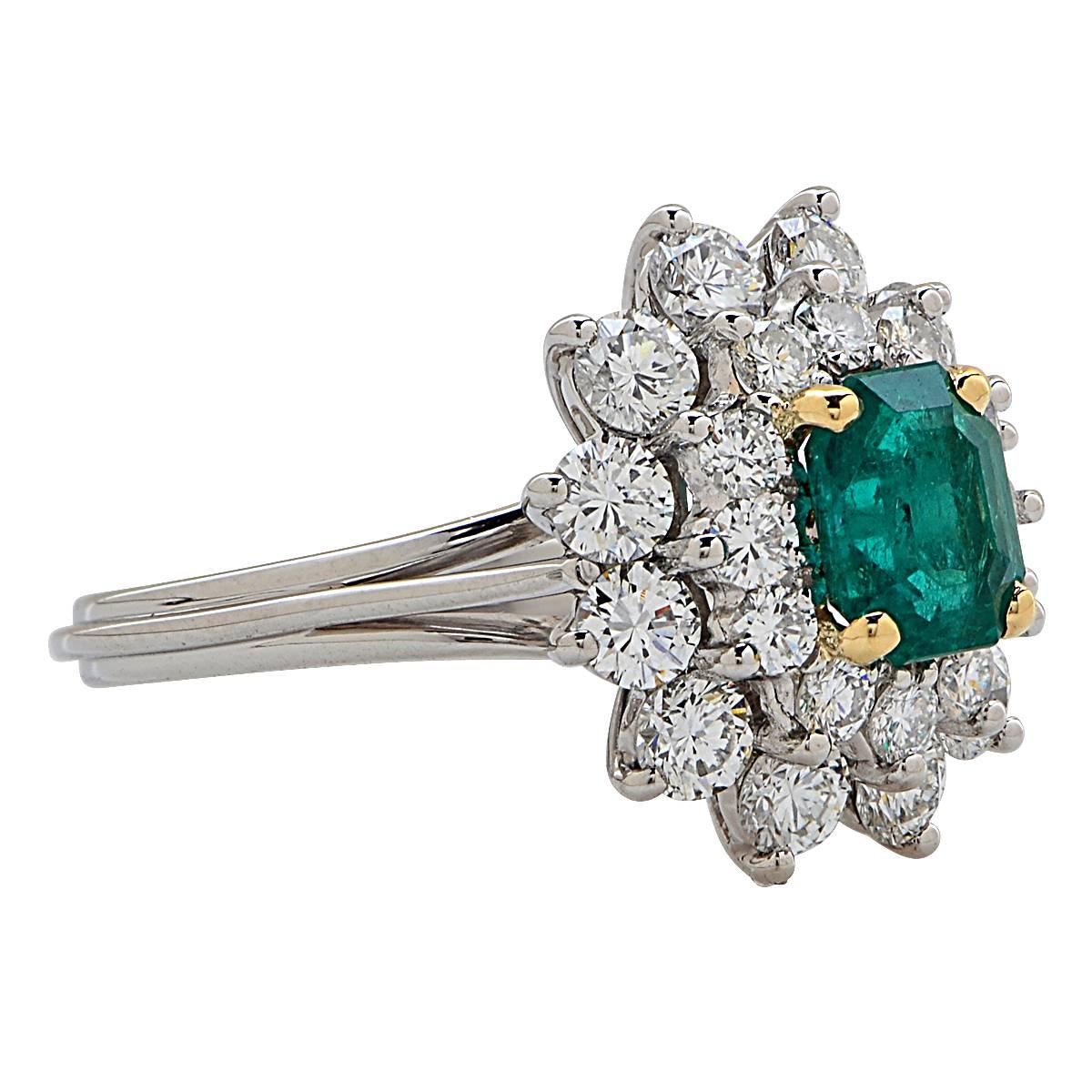 1.10 Carat Emerald Diamond Ring In Excellent Condition In Miami, FL