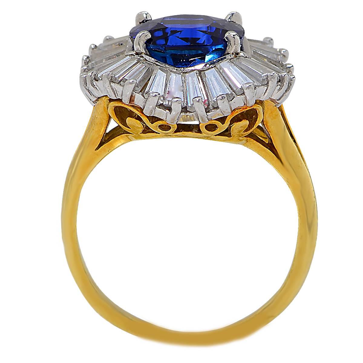 Gorgeous 3.43 Carat Sapphire Diamond gold Ring In Excellent Condition In Miami, FL